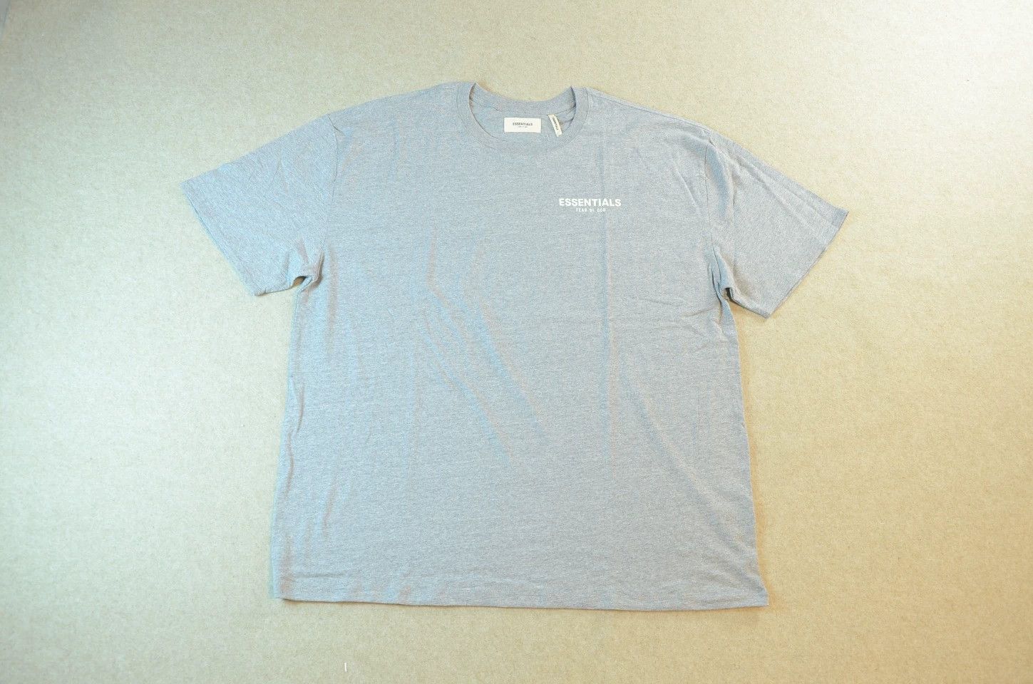 Fear of God Fear of God Essentials Printed Logo Oversize Gray T-shirt Size US XXL / EU 58 / 5 - 1 Thumbnail
