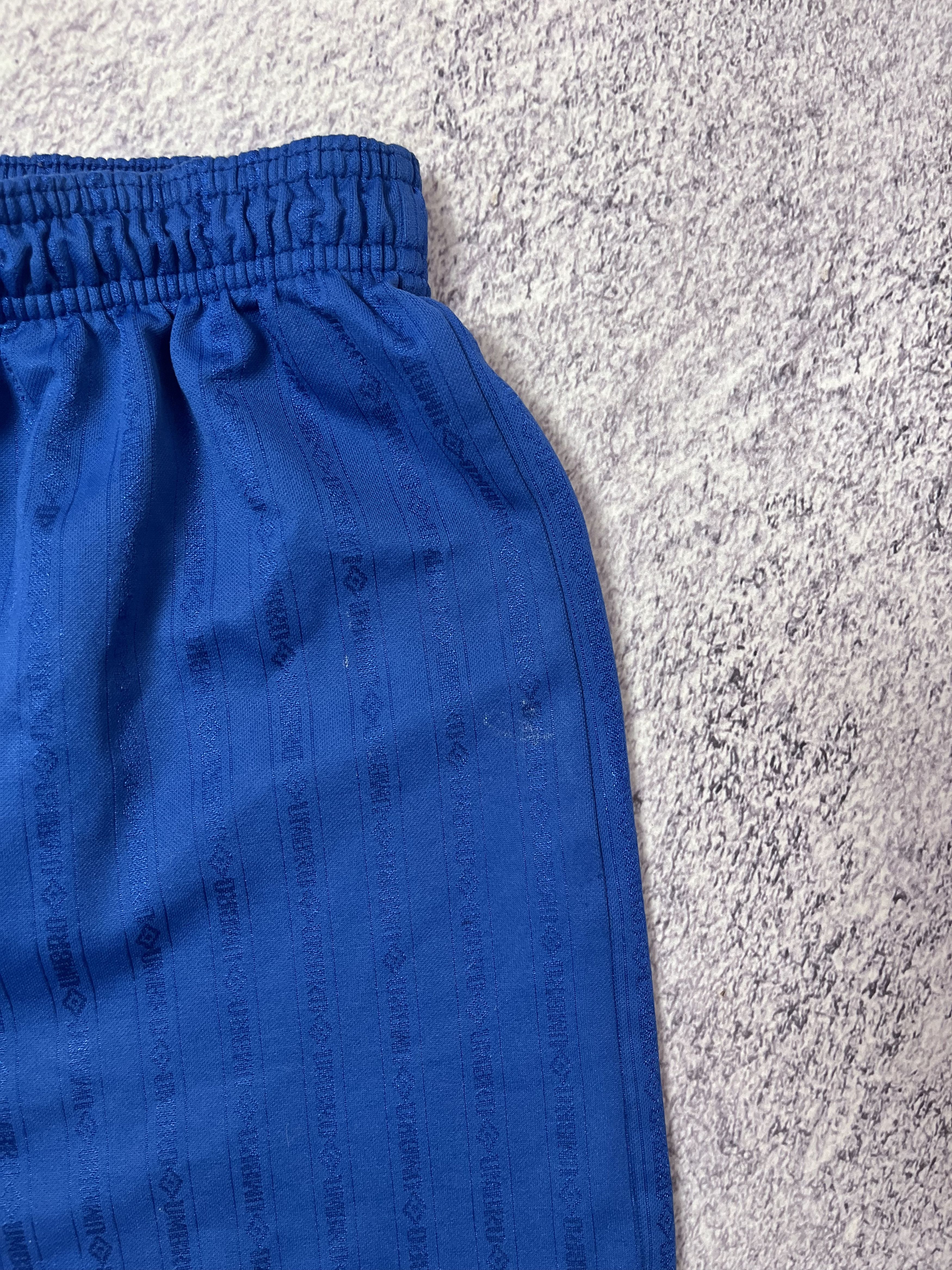 Umbro × Vintage Vintage mens short Umbro size 32 Size US 32 / EU 48 - 4 Thumbnail