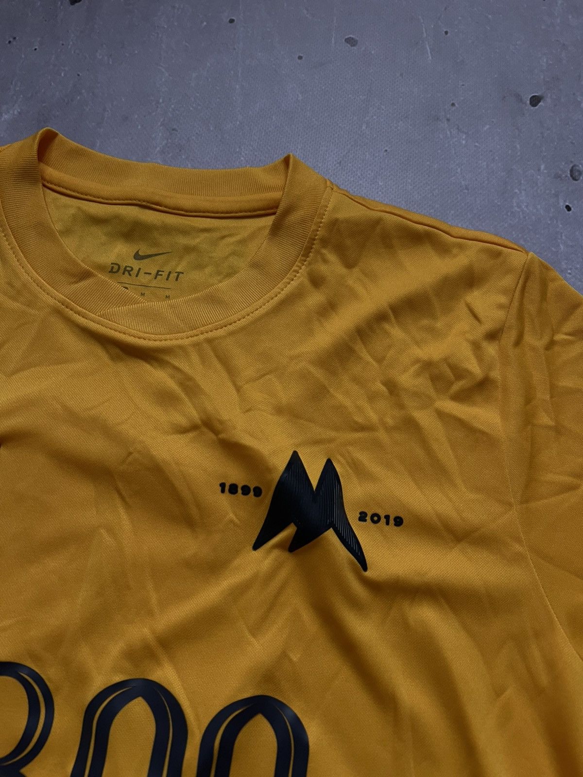 Nike Torquay United 2019-20 Nike t-shirt football jersey sz M #25 Size US M / EU 48-50 / 2 - 4 Thumbnail