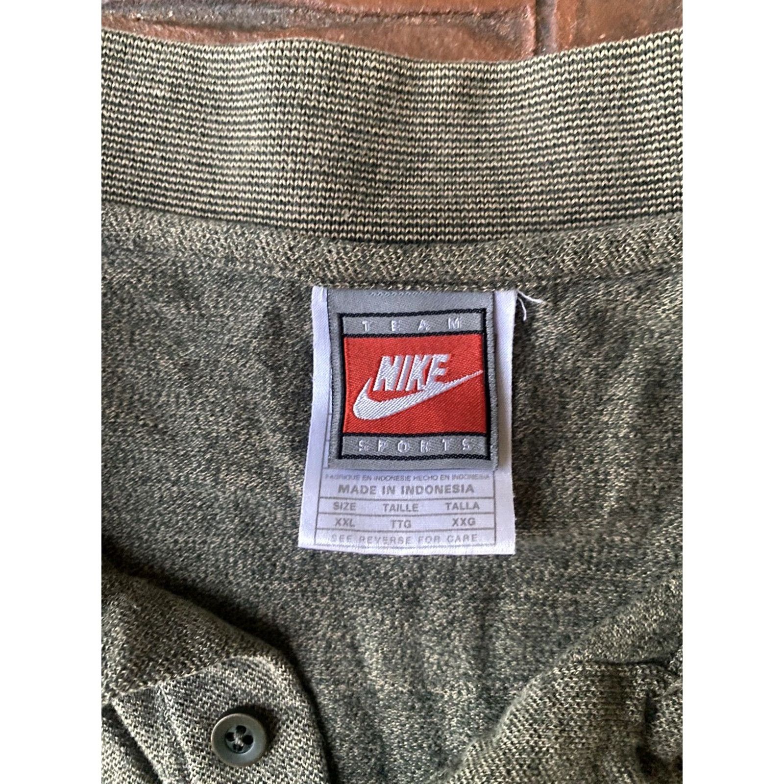 Nike VINTAGE Nike Team Miami Hurricanes Polo Shirt 2XL Green Mens 90s Embroidered Logo White Tag Size US XXL / EU 58 / 5 - 2 Thumbnail