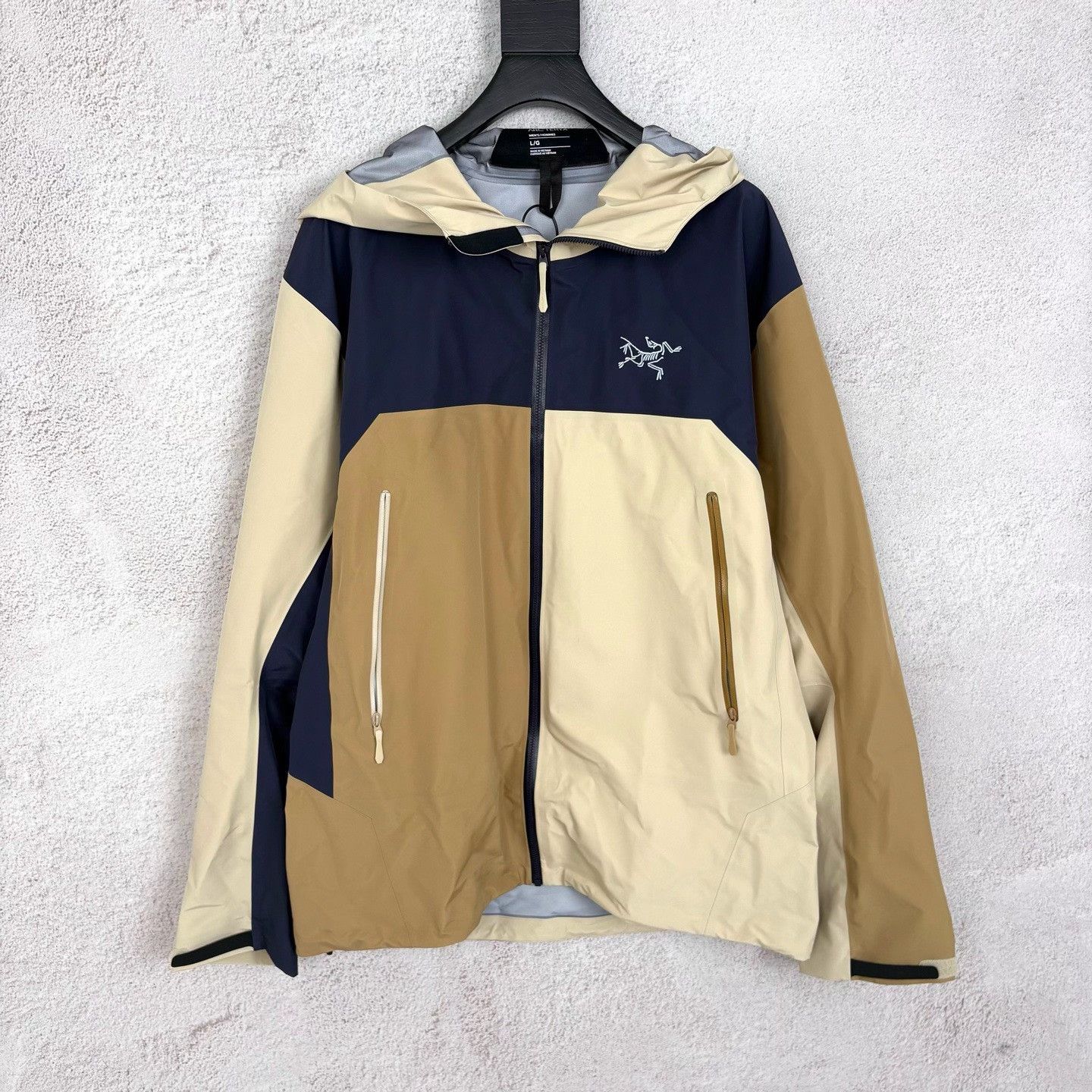 Arc'teryx Arc'teryx Lightweight Multi Light Jacket l Men Size US L / EU 52-54 / 3 - 1 Thumbnail