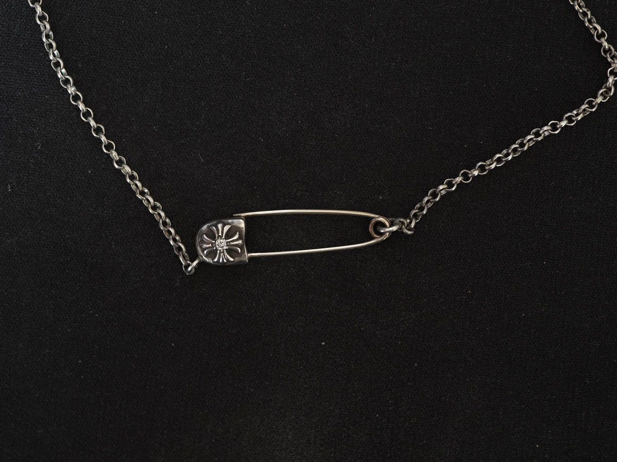【Chrome Hearts】diamond pendant safety pin【ランク:A】 Chrome Hearts CHROME HEARTS DIAMOND Safety Pin Necklace