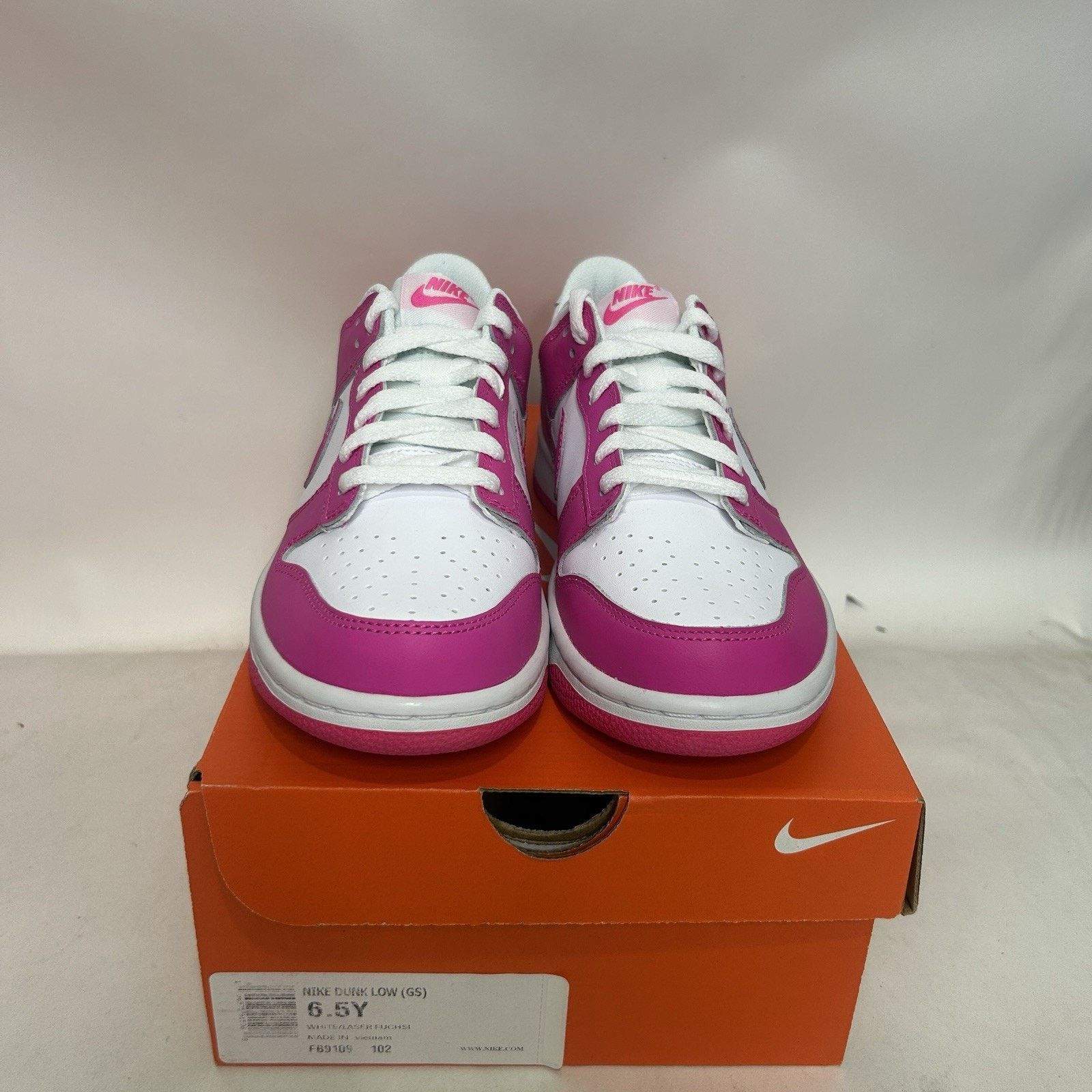 Nike Nike Dunk Low GS “Laser Fuchsia/Barbie” Size US 8 / IT 38 - 2 Thumbnail
