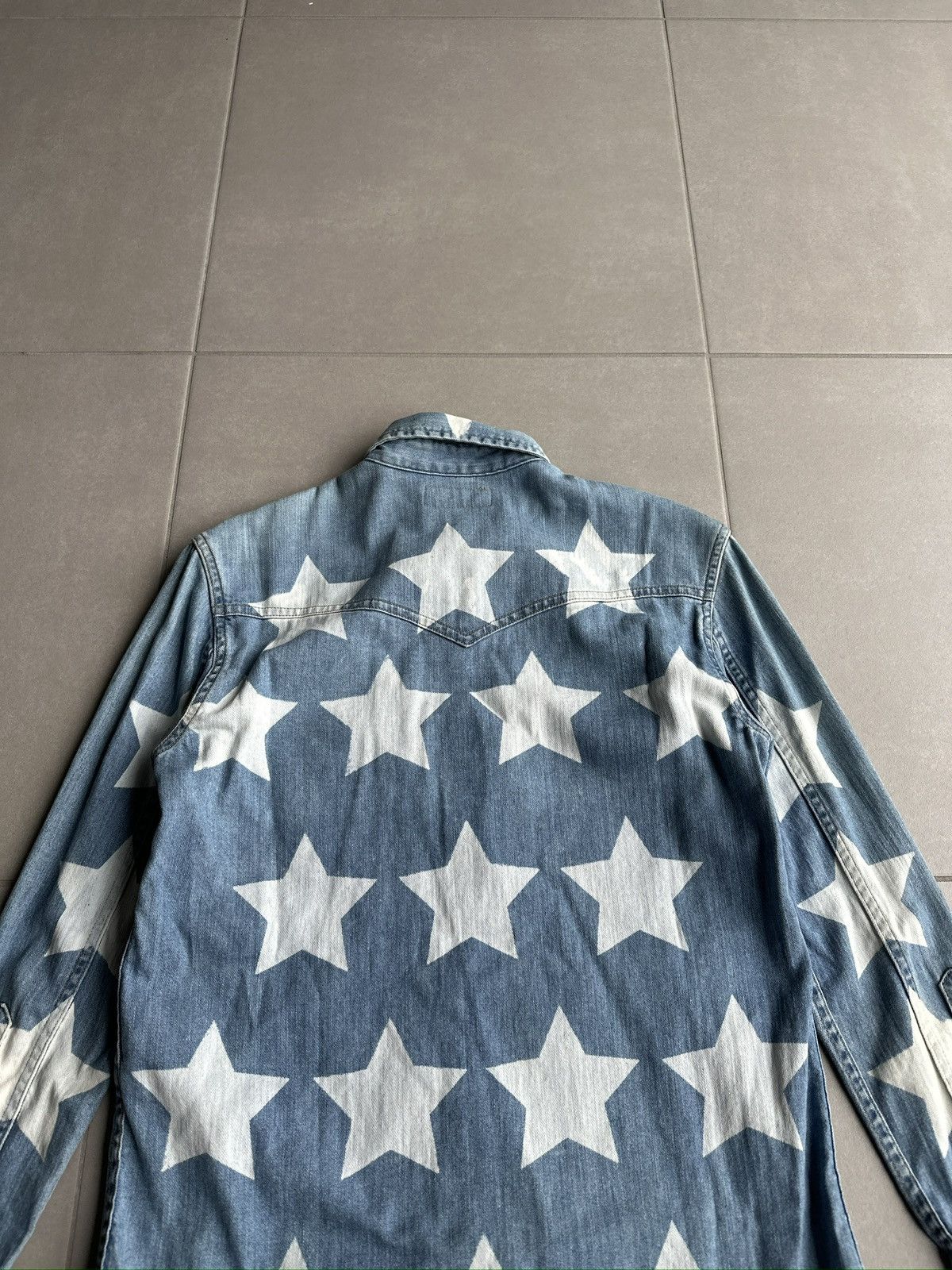 Saint Laurent Paris Saint Laurent Paris SS17 star print denim button up Size US S / EU 44-46 / 1 - 7 Thumbnail