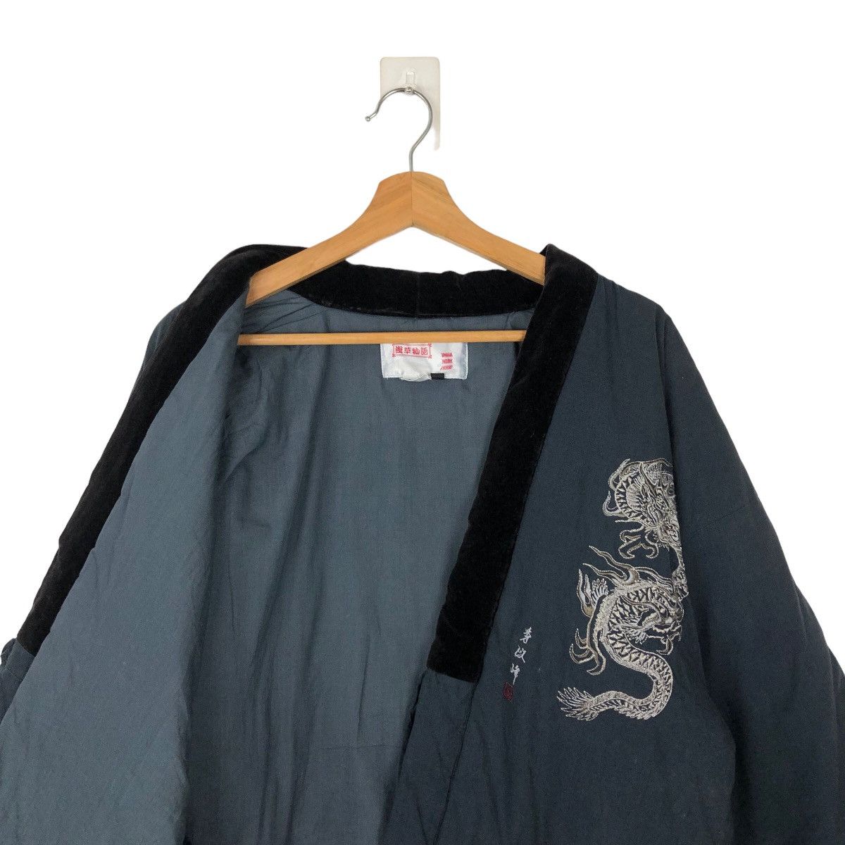 Japanese Brand VINTAGE JAPANESE KIMONO DRAGON BIG LOGO INSPIRE CHROMEHEARTS Size US M / EU 48-50 / 2 - 9 Thumbnail