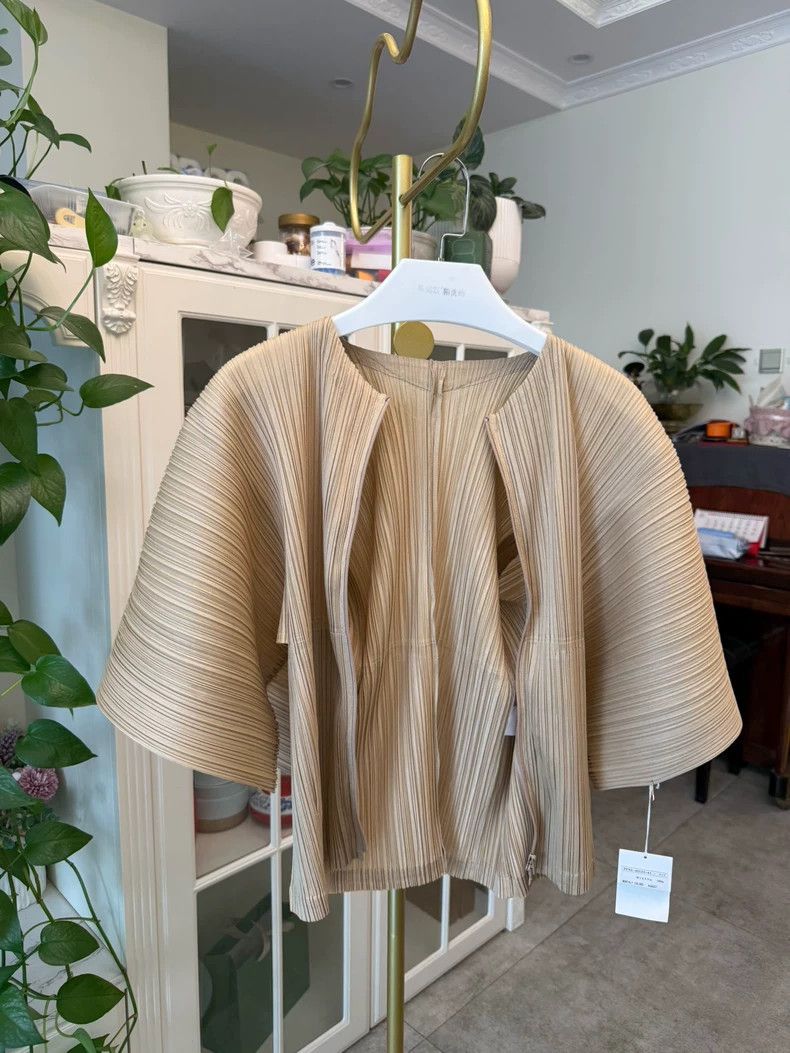 Issey Miyake Issey Miyake size:one size Yellow zippered cardigan jacket Size XS / US 0-2 / IT 36-38 - 3 Thumbnail