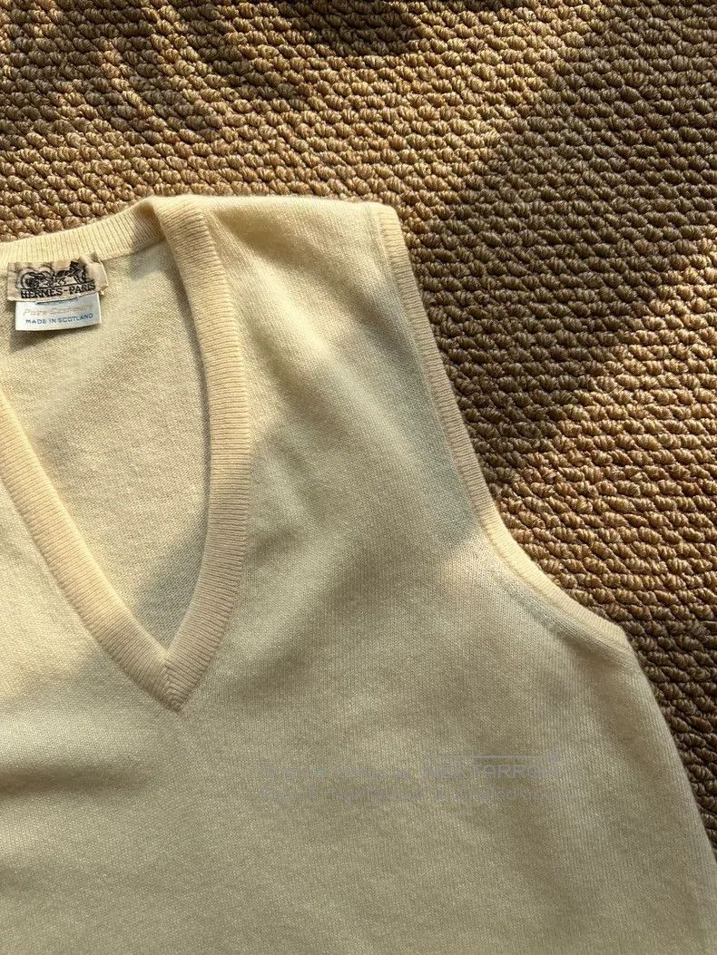 Hermes Hermes Cashmere Deep V Neck Vest Sleeveless Top, Apricot Size M / US 6-8 / IT 42-44 - 5 Thumbnail