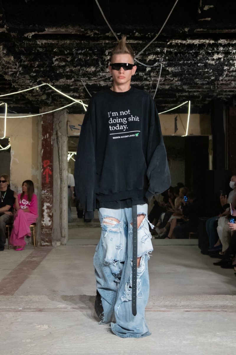 VETEMENTS(ヴェトモン) Not Do Shit Today パーカー フーディー VETEMENTS(ヴェトモン) Not Do Shit Today パーカー フーディー