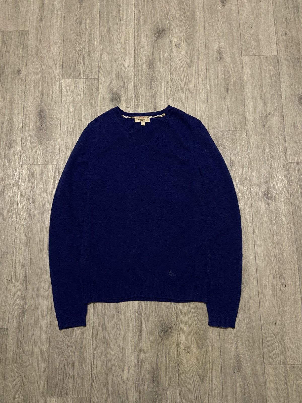Burberry Burberry London V-neck Merino Wool Sweater Size M Navy Blue Size US M / EU 48-50 / 2 - 1 Thumbnail