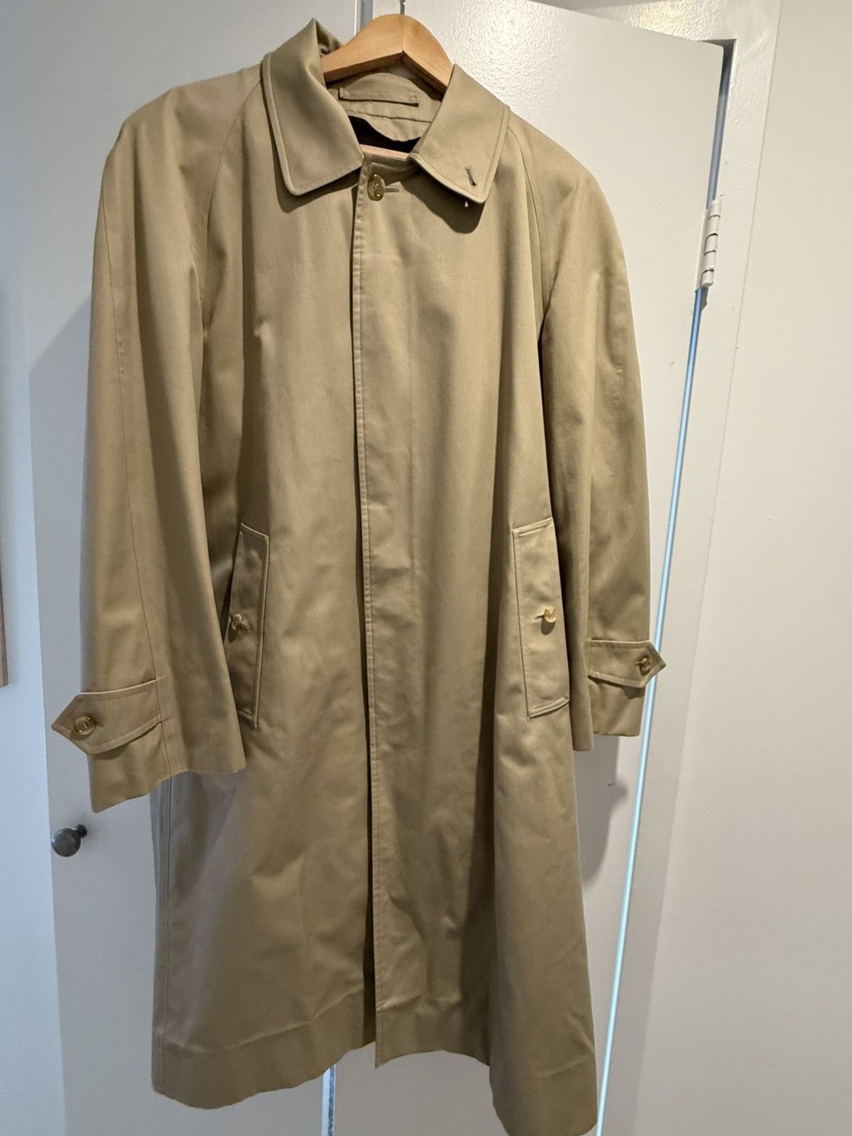 Vintage Burberry Trench Coat 🔥