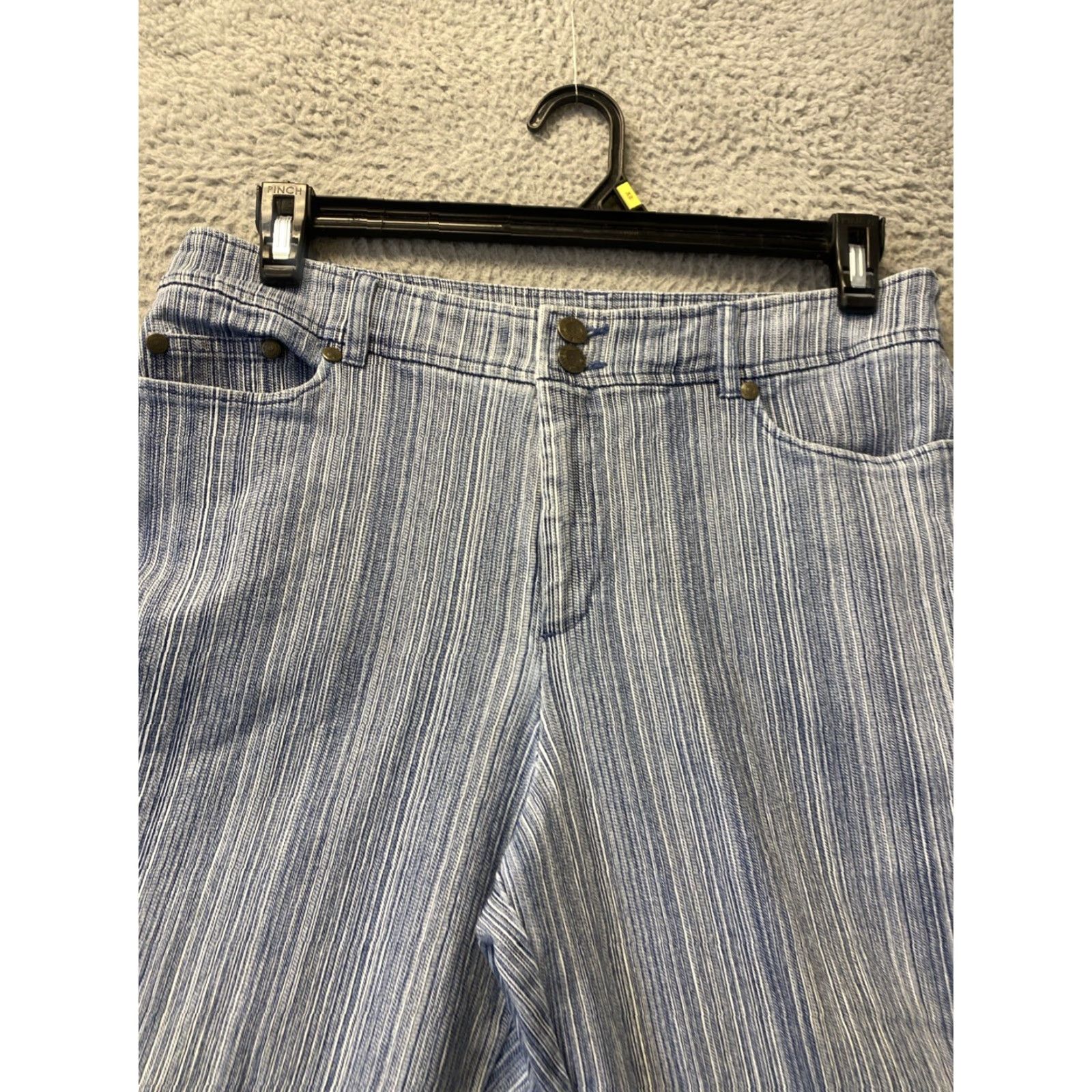 Denime VINTAGE Tribal Women's Denim Jeans Cropped Mid-Rise Straight Light Wash Size 10 Blue 90s Fashion Women's Size 32" / US 10 / IT 46 - 2 Thumbnail