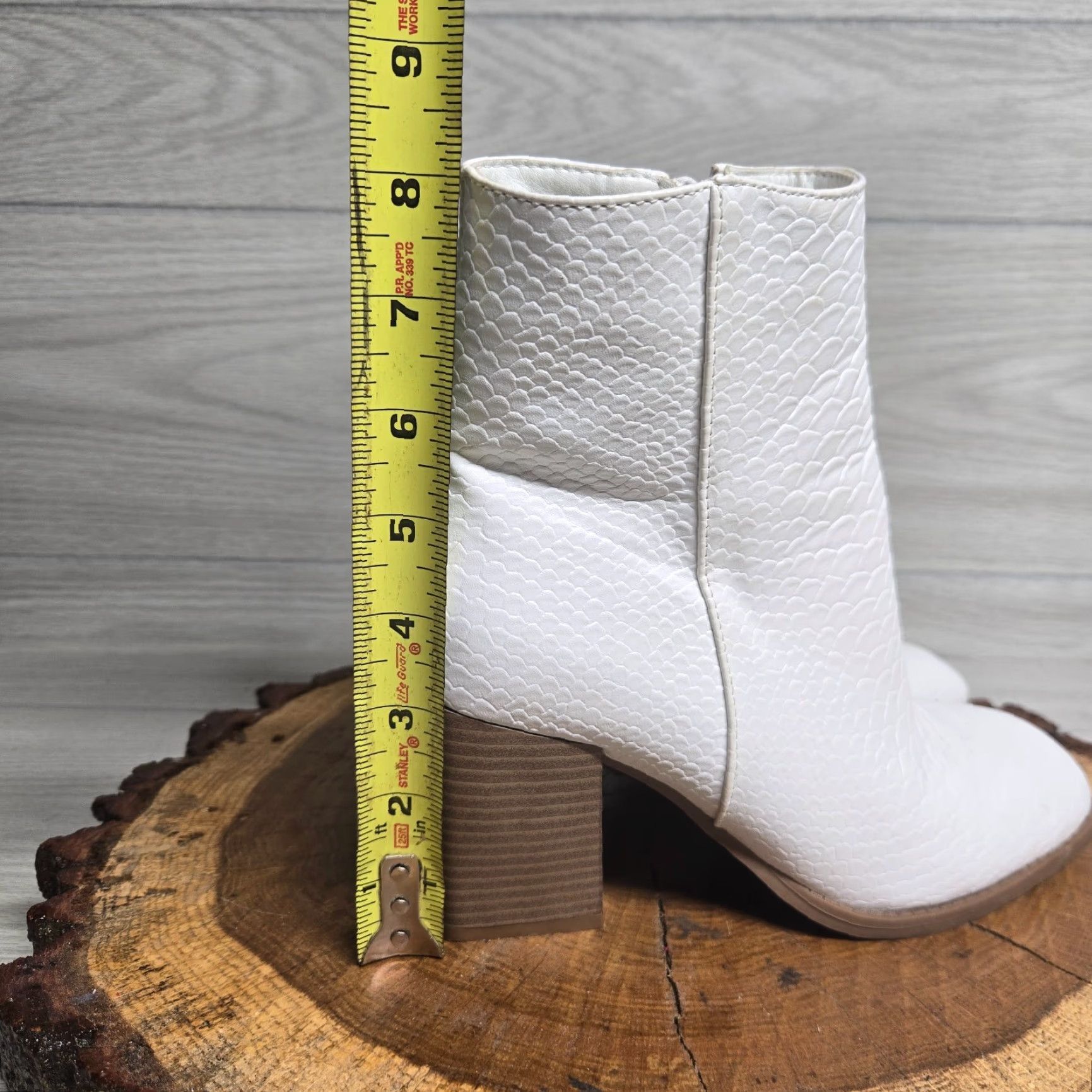 Vintage VINTAGE Altar'd State Women's Western Cowgirl Ankle Boots Size 6.5 Faux Leather White Vegan Booties Size US 6.5 / IT 36.5 - 8 Thumbnail