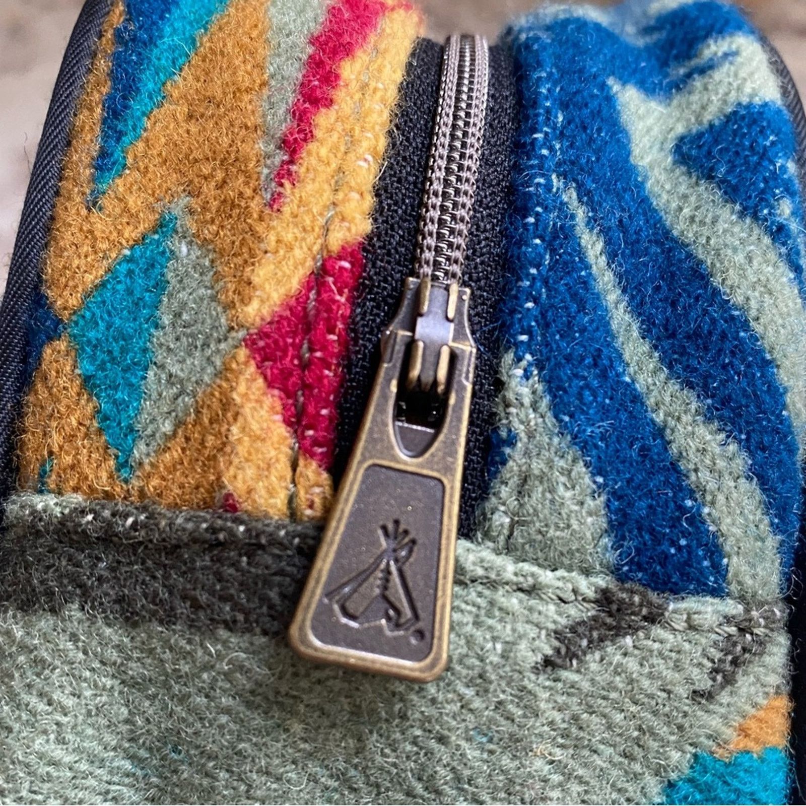 Pendleton PENDLETON Half Moon Aztec Wool Leather Zip Travel Pouch Size ONE SIZE - 7 Thumbnail