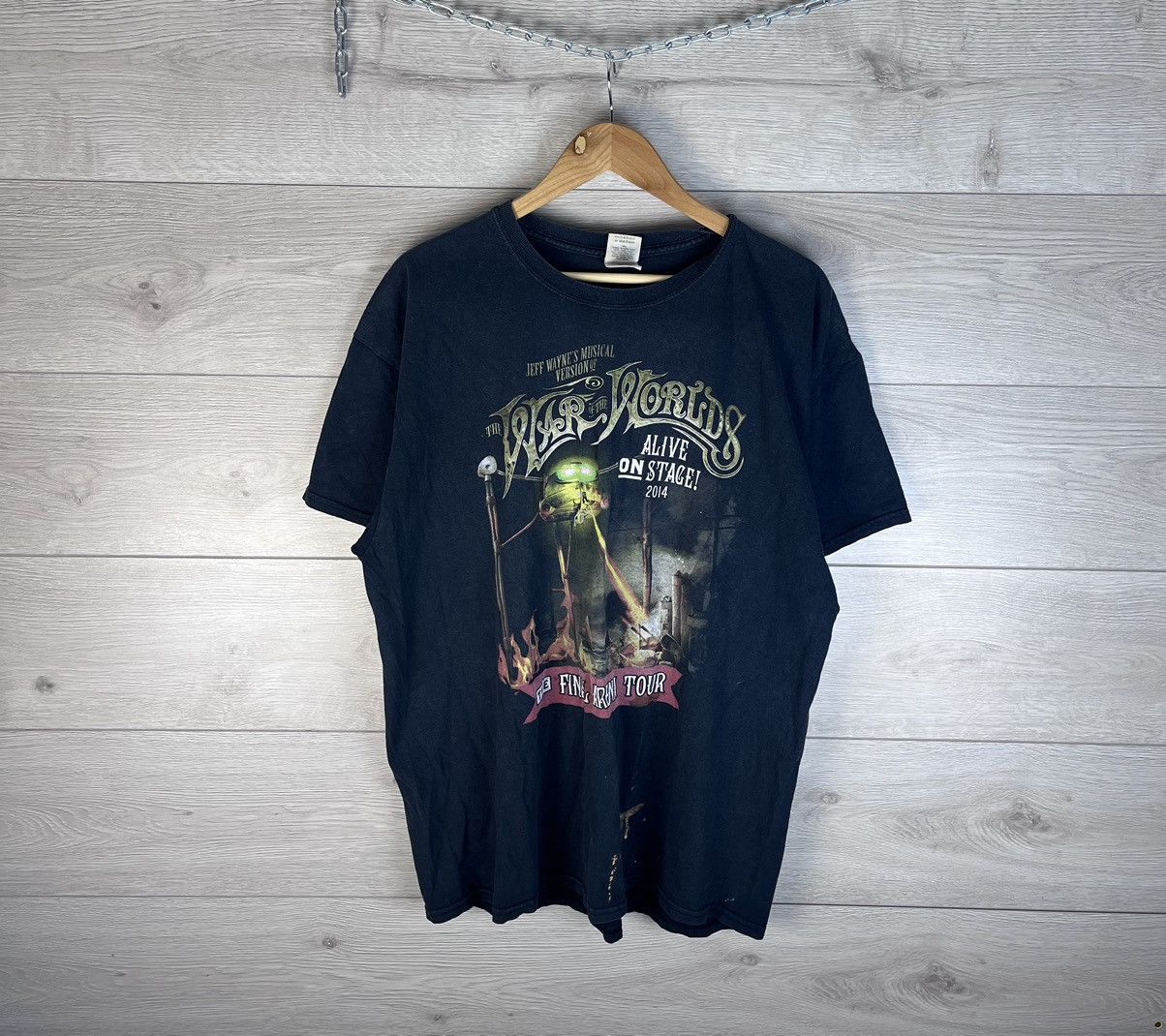 Gildan Men’s t-shirt War of the Worlds 2014s size Xl final arena Size US XL / EU 56 / 4 - 1 Thumbnail