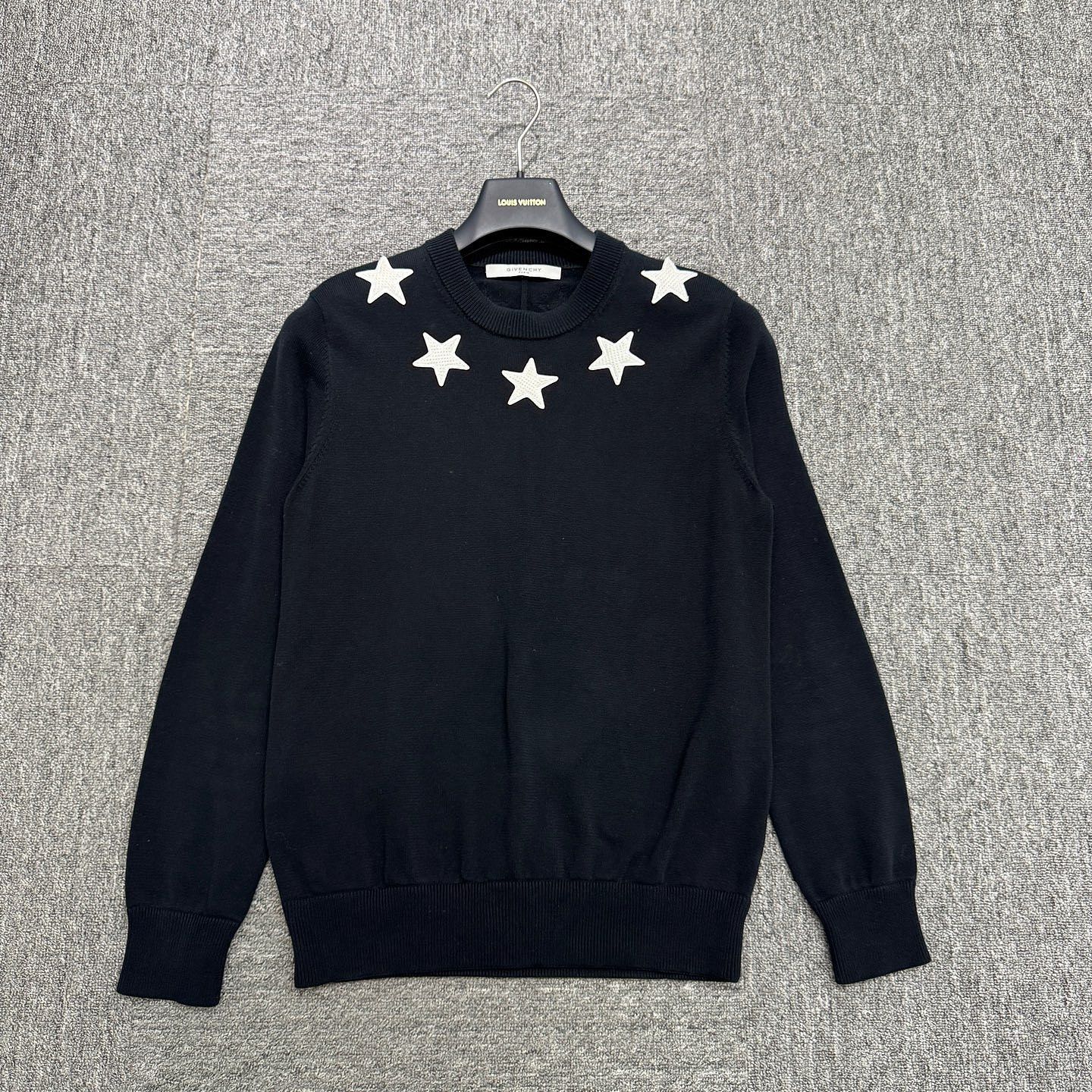Givenchy Givenchy Star Applique Crewneck Sweater Size L Size US L / EU 52-54 / 3 - 1 Thumbnail
