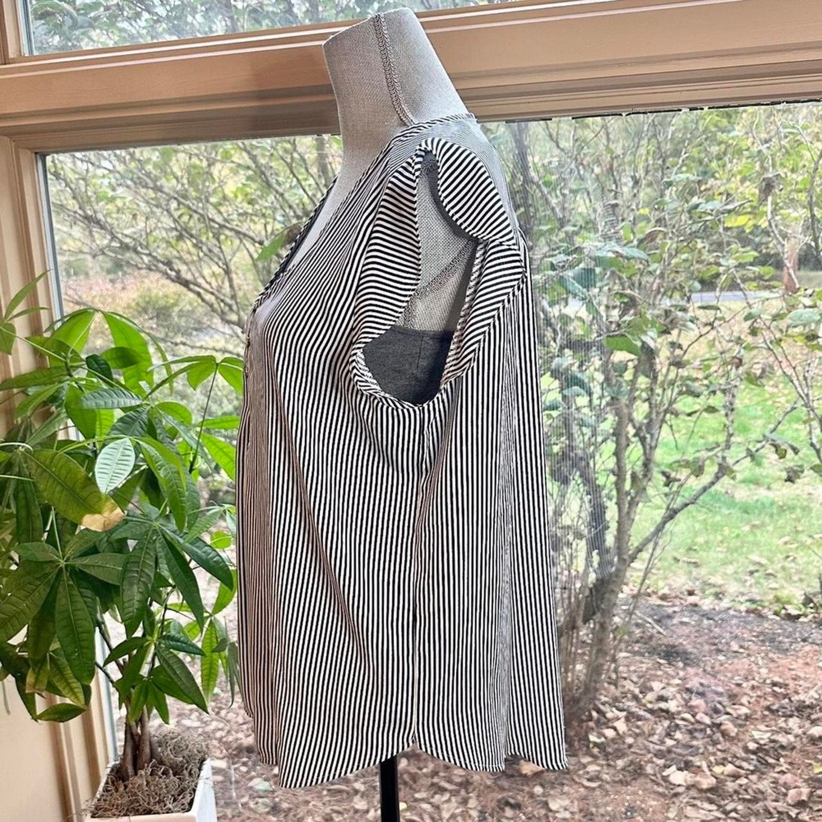 Ann Taylor oversize black white stripe referee sleeveless blouse Size L / US 10 / IT 46 - 4 Thumbnail