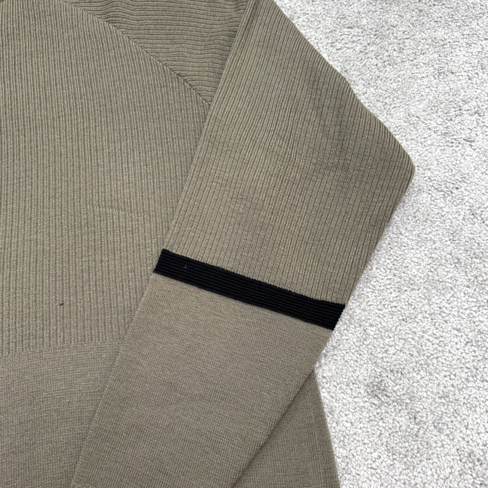 The North Face VINTAGE The North Face Wool Sweater Mens Medium Brown V-Neck Pullover Size US M / EU 48-50 / 2 - 6 Thumbnail