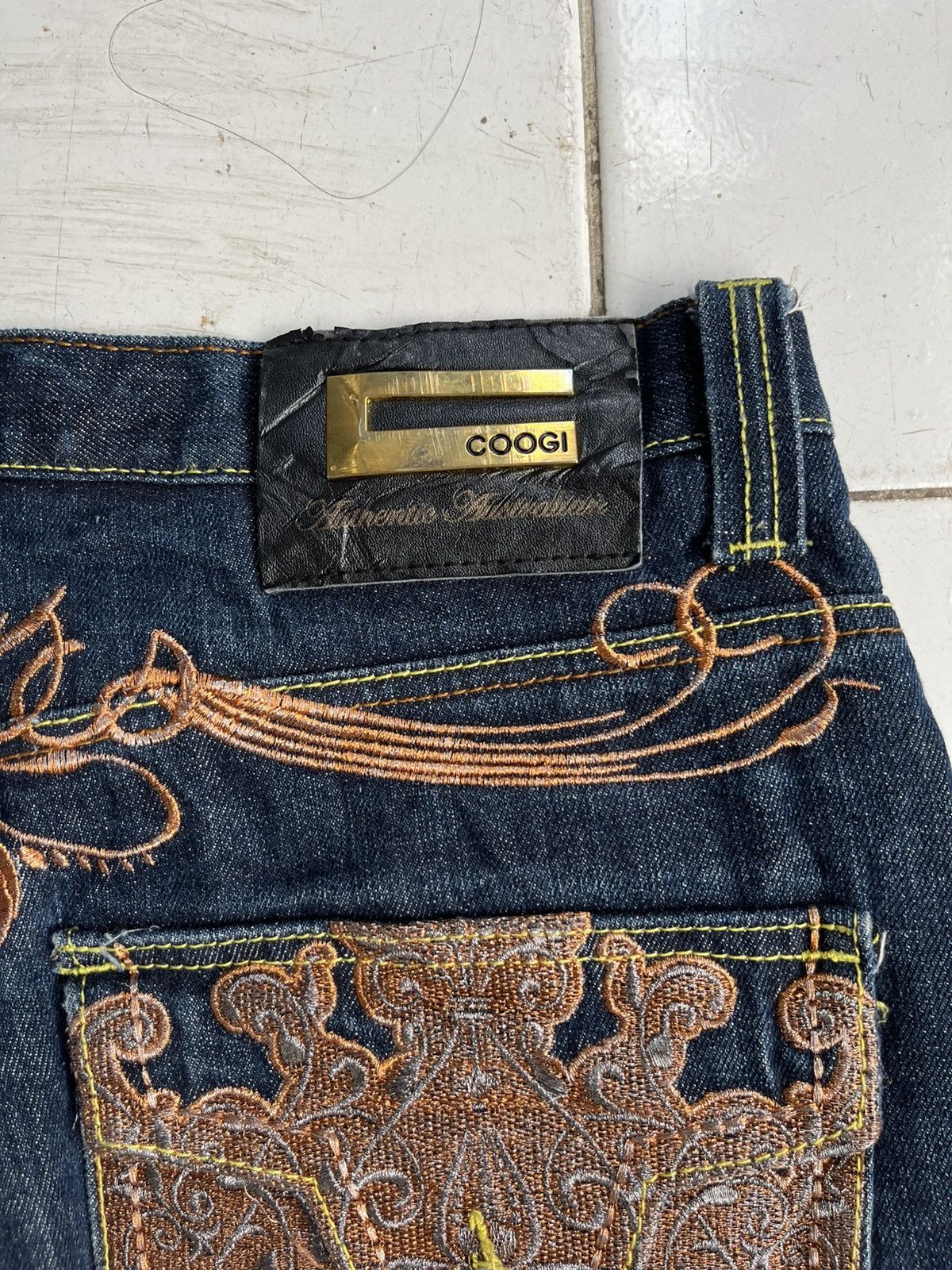 Coogi Coogi Tribal baggy style Size US 33 - 15 Thumbnail