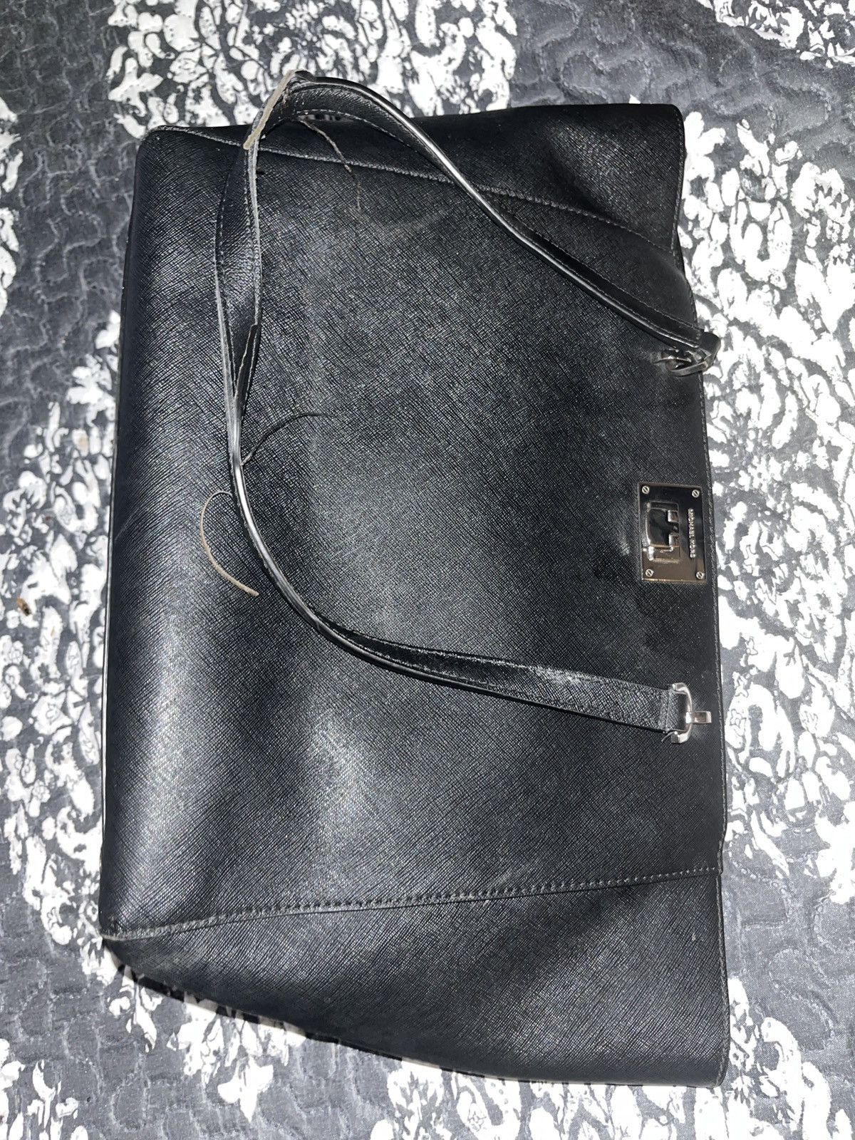 Michael Kors Michael Kors Black Saffiano Leather Tote Bag with Organizer Size ONE SIZE - 5 Thumbnail