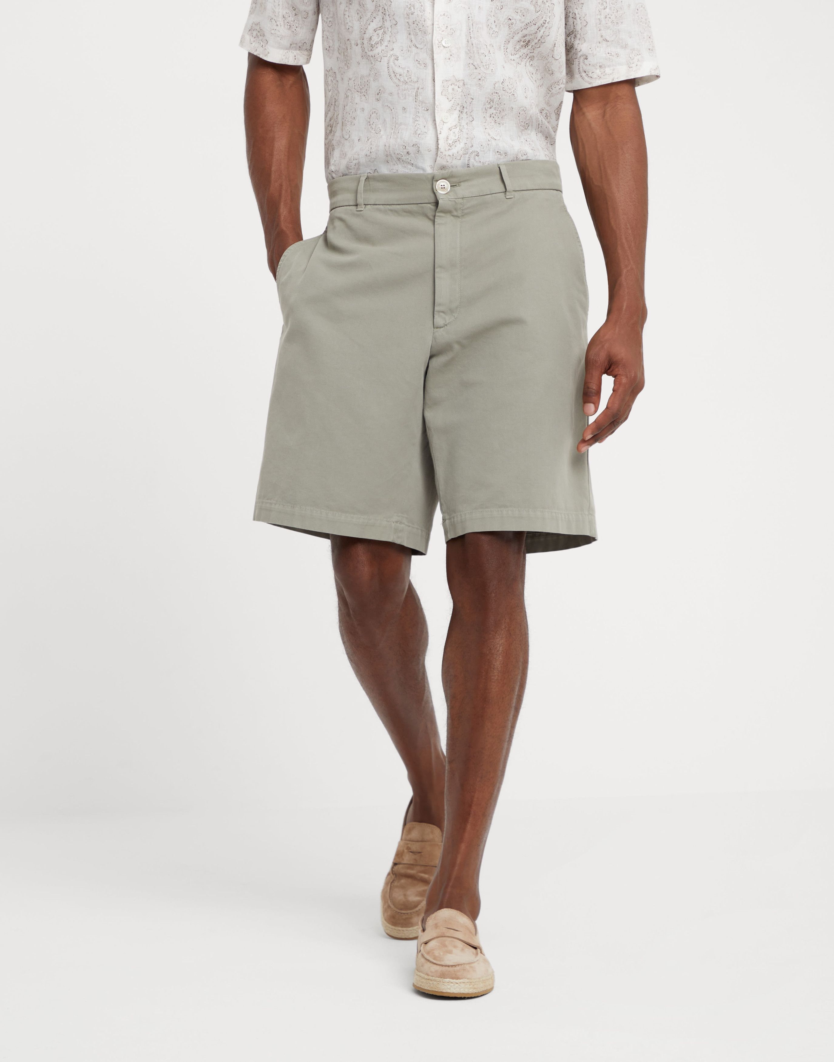 Brunello Cucinelli o1w1db10925 Dyed Bermuda Short in Bright Green Size US 36 / EU 52 - 1 Thumbnail