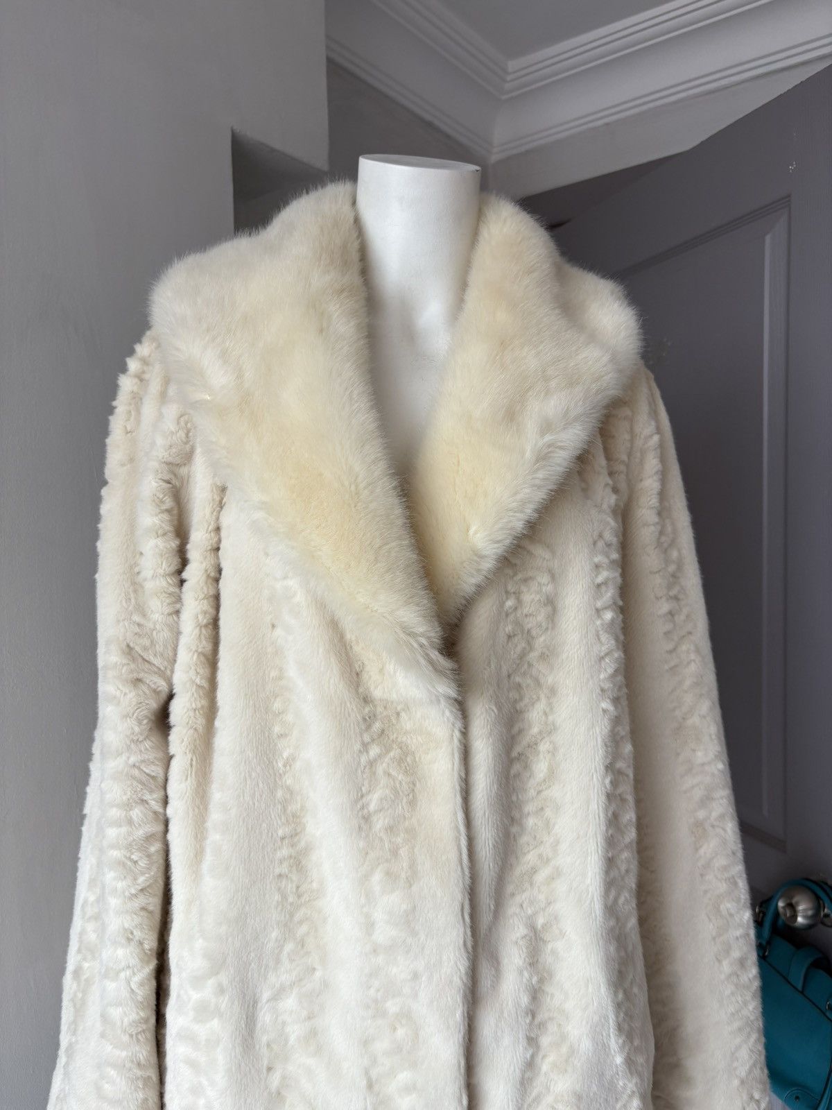 Vintage 90’s faux fur coat Size L / US 10 / IT 46 - 9 Thumbnail