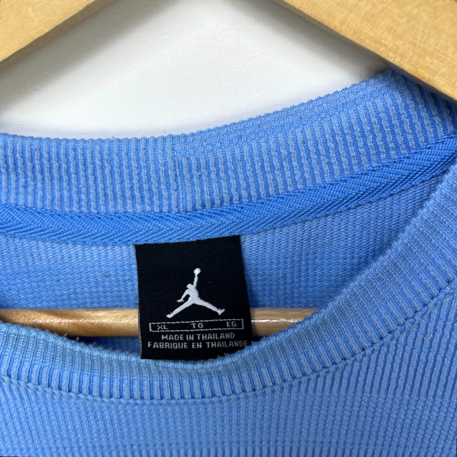 Jordan Brand VINTAGE Air Jordan Big Logo Nike Baggy Long Sleeve Shirt XL Blue Logo Mens T-Shirt 90s Size US XL / EU 56 / 4 - 4 Thumbnail