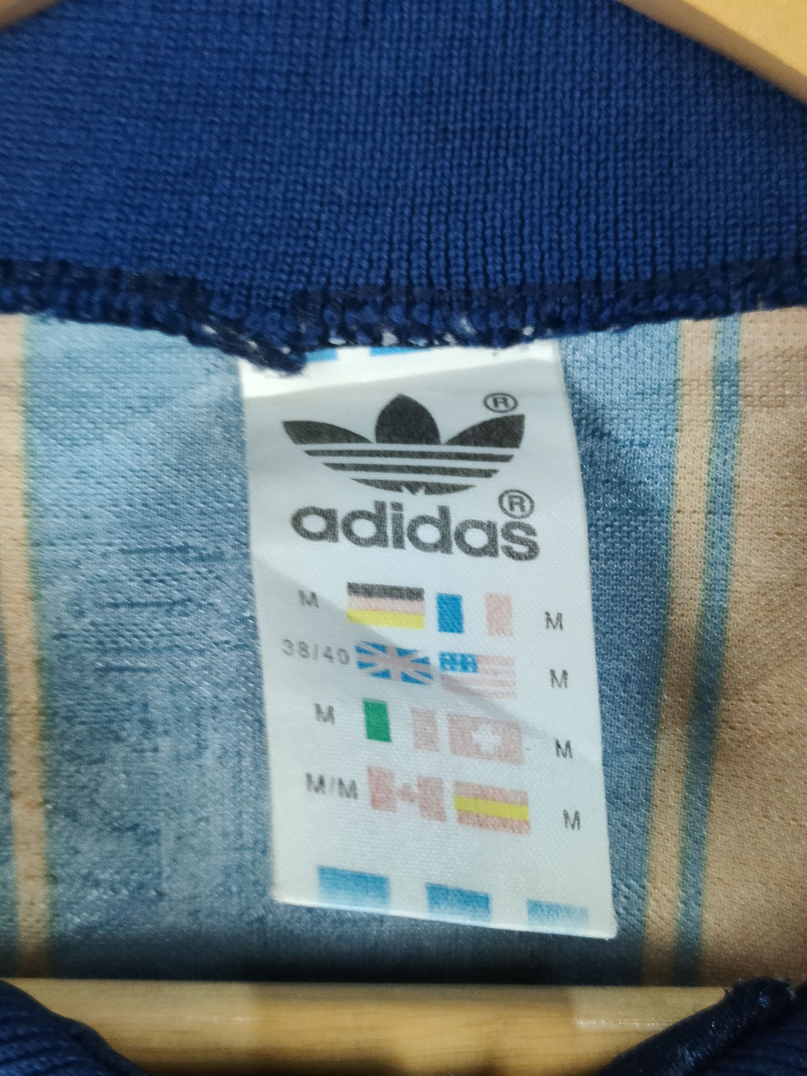 Vintage Vintage Distressed 1993/1994 Glasgow Rangers Football Club Size US M / EU 48-50 / 2 - 4 Thumbnail
