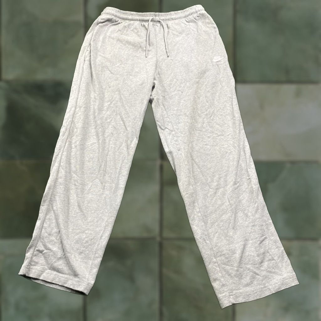 Nike VINTAGE Nike Sweatpants Mens L Gray Y2K Baggy Track Pants Joggers FITS 32x30 Pants Nike Mens Gray 90s Western Classic American USA Baggy Size US 33 - 1 Thumbnail