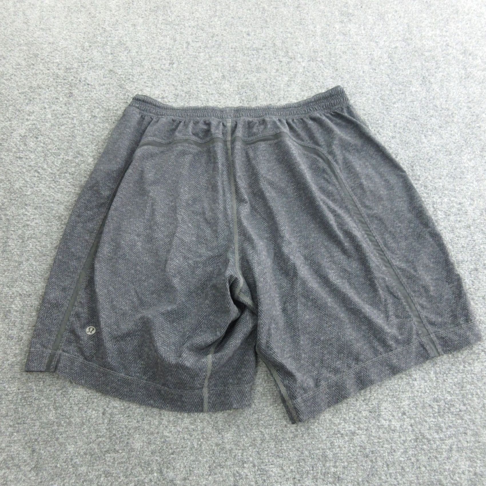 Lululemon Lululemon Shorts Mens Regular Gray Herringbone Zip Pocket Drawstring Athletic Running Gym Training Size US 31 - 5 Thumbnail