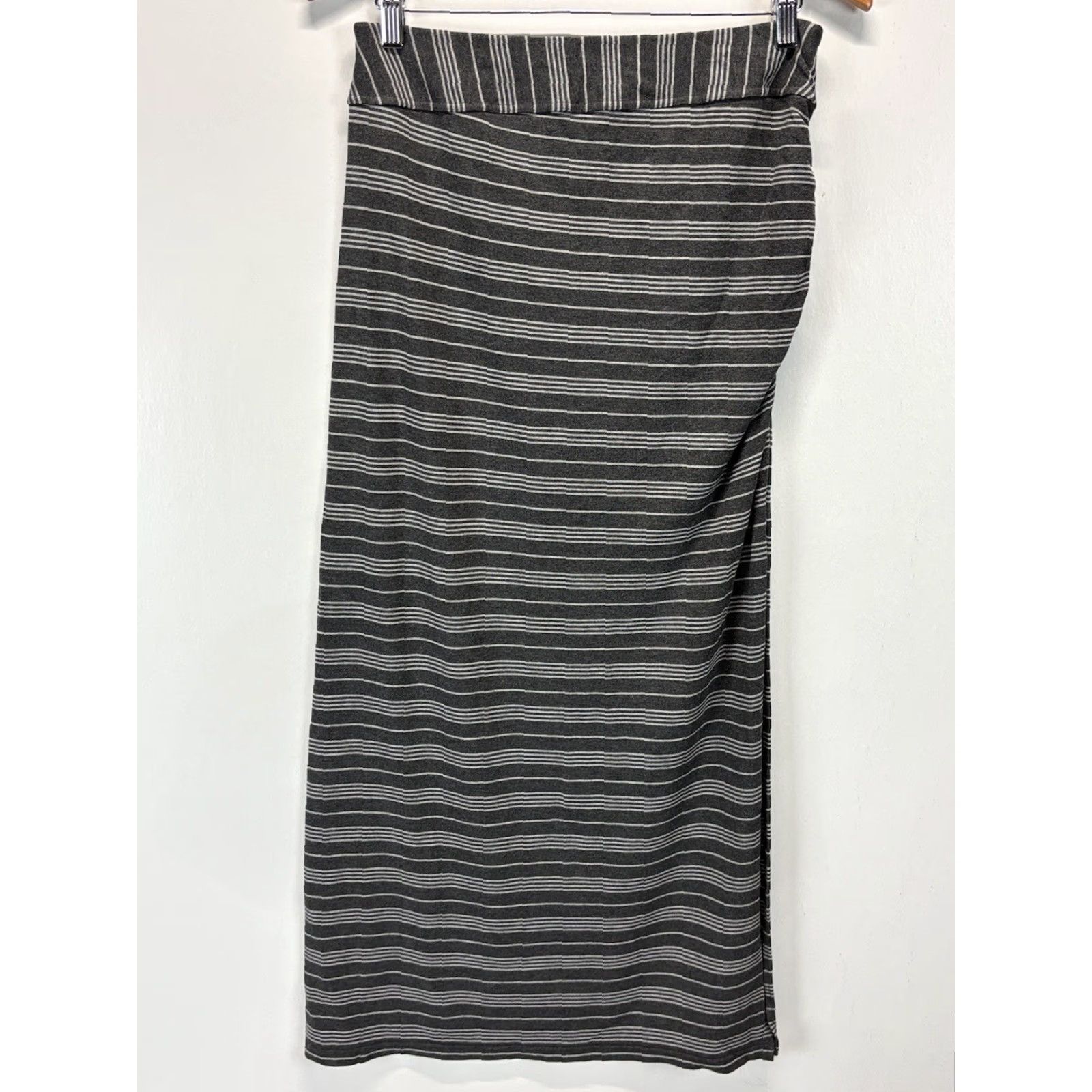 Athleta Athleta Serafina Maxi Skirt Women’s Sz Medium Charcoal Striped Ruched Slit Hip Long Beach Comfort Casual Errands Size 32" / US 10 / IT 46 - 3 Thumbnail