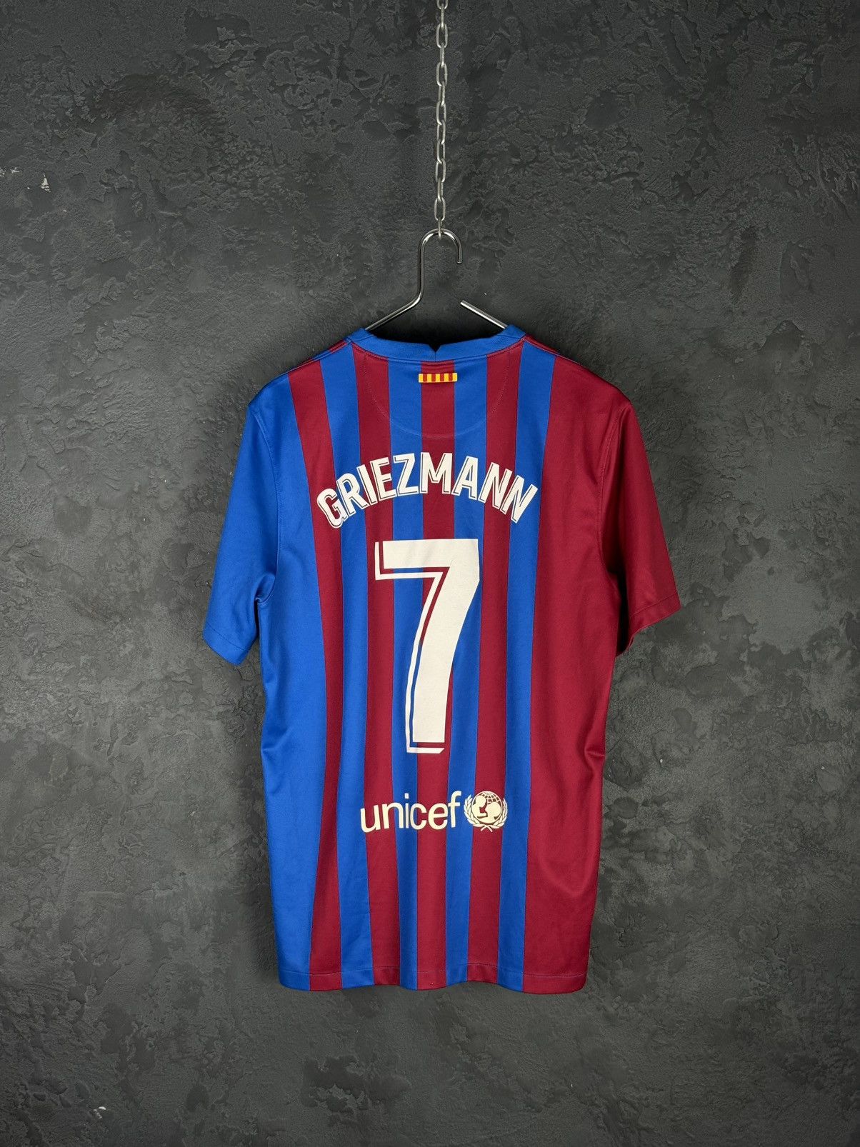 Nike Authentic Barcelona Griezmann 21/22 Home Nike Soccer Jersey Size US L / EU 52-54 / 3 - 7 Thumbnail