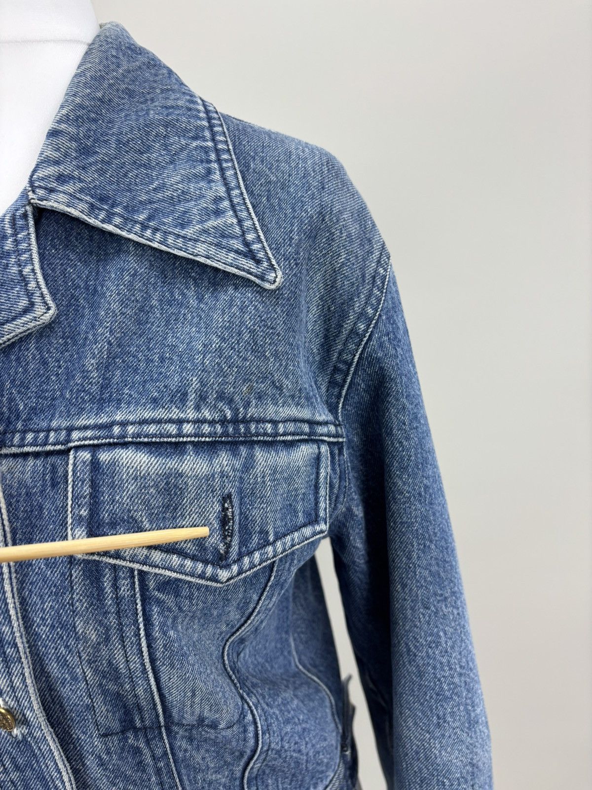 Moschino Womens vintage denim jacket Moschino Jeans Size 42 Size US XS / EU 42 / 0 - 5 Thumbnail