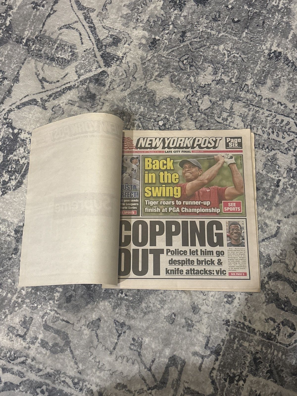 New York Post × Supreme Supreme Newspaper New York Post Size ONE SIZE - 3 Thumbnail