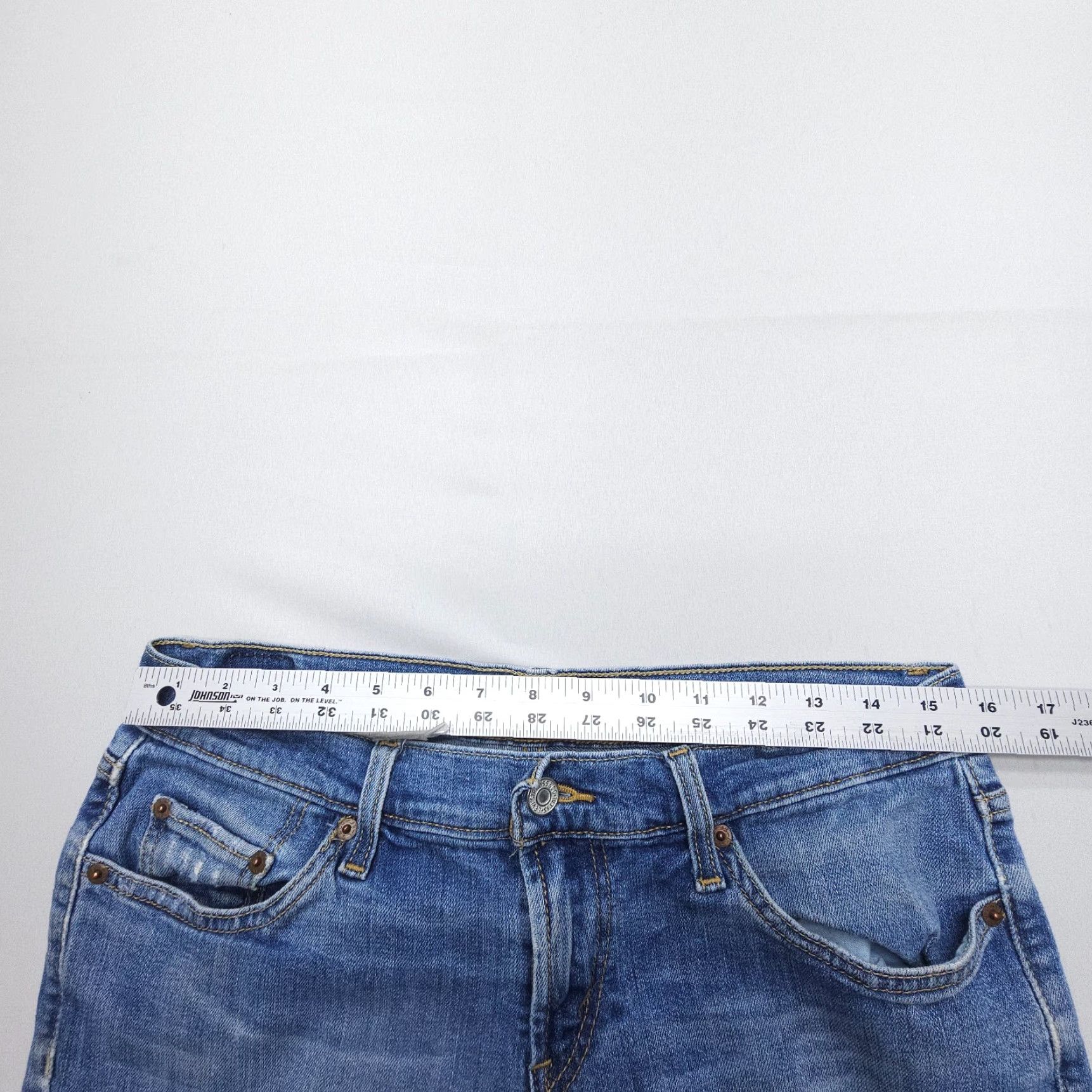 Levi's VINTAGE Levi’s 524 Too Superlow Bootcut Jeans Size 31 x 30 Measured Low Rise Y2K 2000s Levi's 500 Series Bootscut? Size 24" / US 00 / IT 34 - 7 Thumbnail