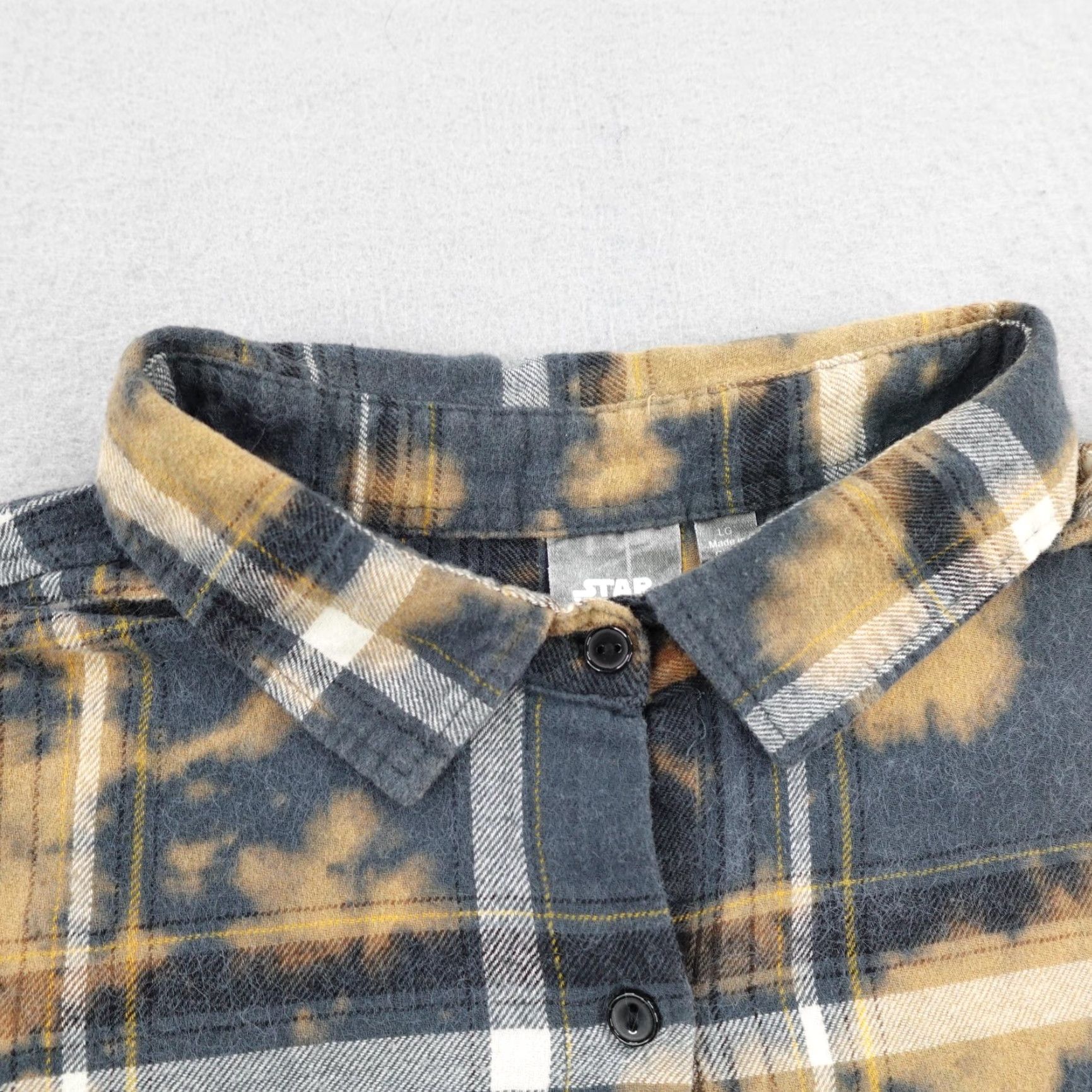 Star Wars Star Wars Shirt Womens Large Bleach Flannel Grogu Mandalorian Button Up Plaid Gray Cotton Long Sleeve Collared Pockets Size L / US 10 / IT 46 - 2 Thumbnail
