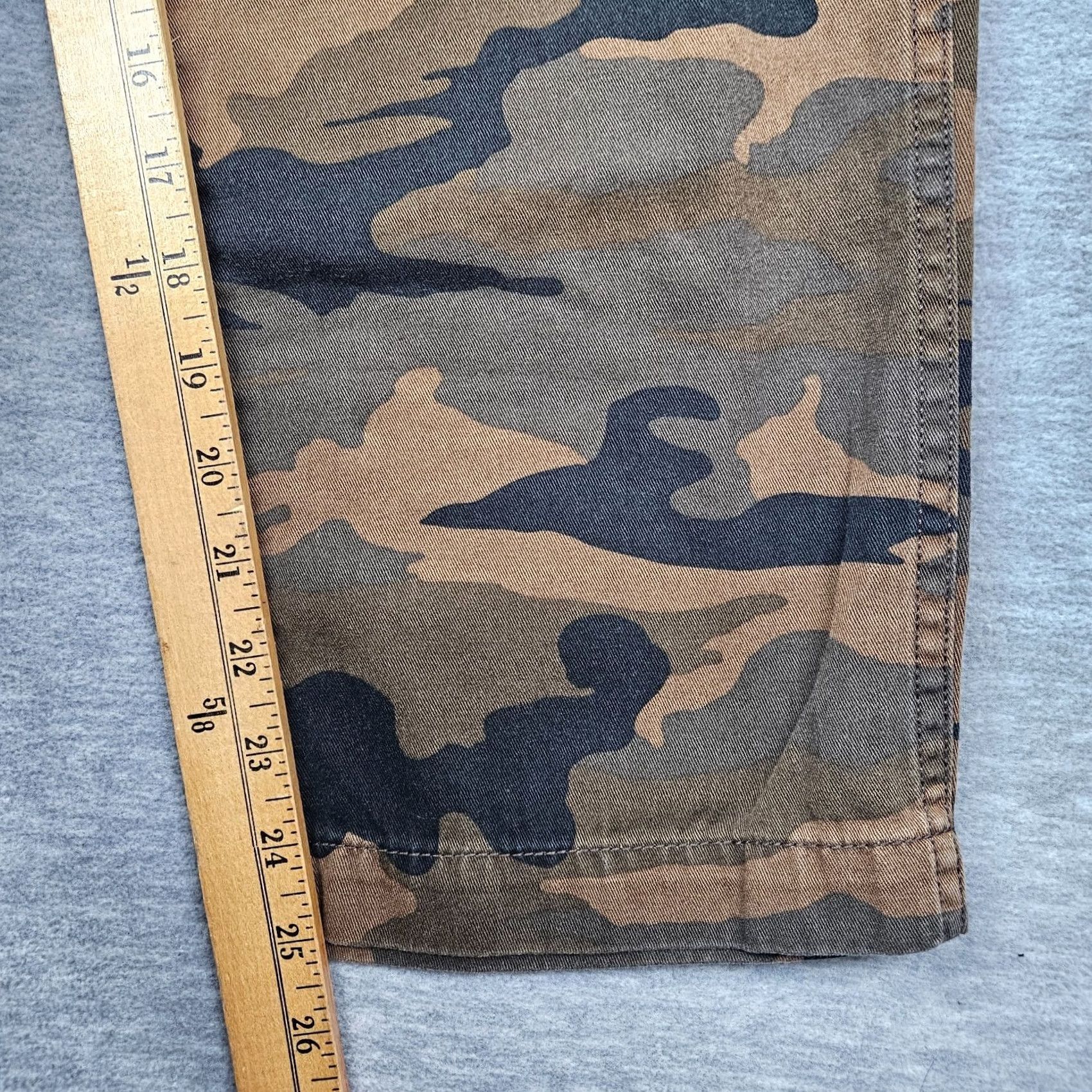 Madewell Madewell Pants in Camo Adjustable Waist High Rise Women's Size 26 Multicolor Casual Regular Cotton Size 26" / US 2 / IT 38 - 4 Thumbnail
