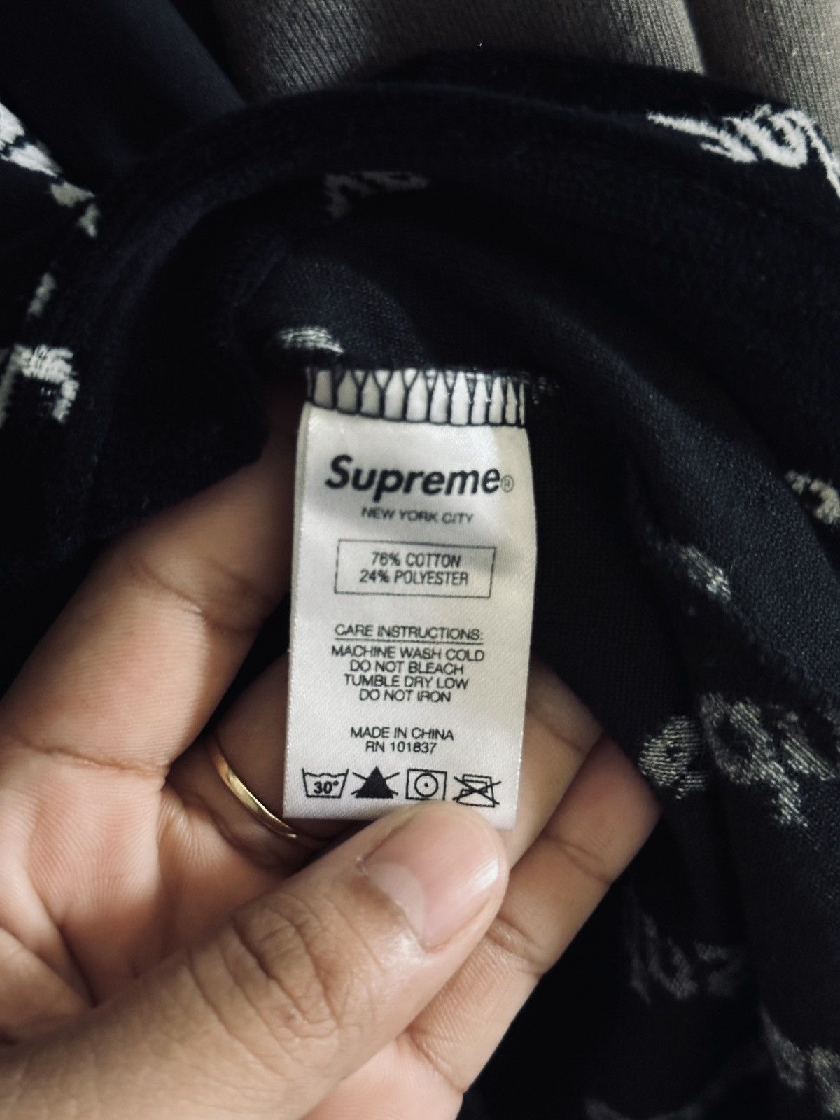 Supreme FW17 SUPREME VELOUR LOGO L/S Small Size US S / EU 44-46 / 1 - 5 Thumbnail