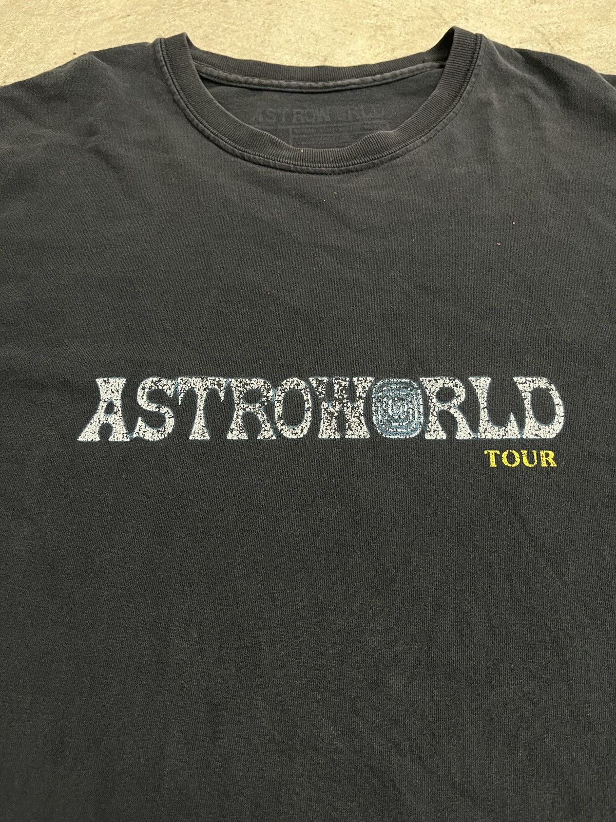 Travis Scott Travis Scott AstroWorld Wish You Were Here Tour Tee Size US L / EU 52-54 / 3 - 2 Thumbnail