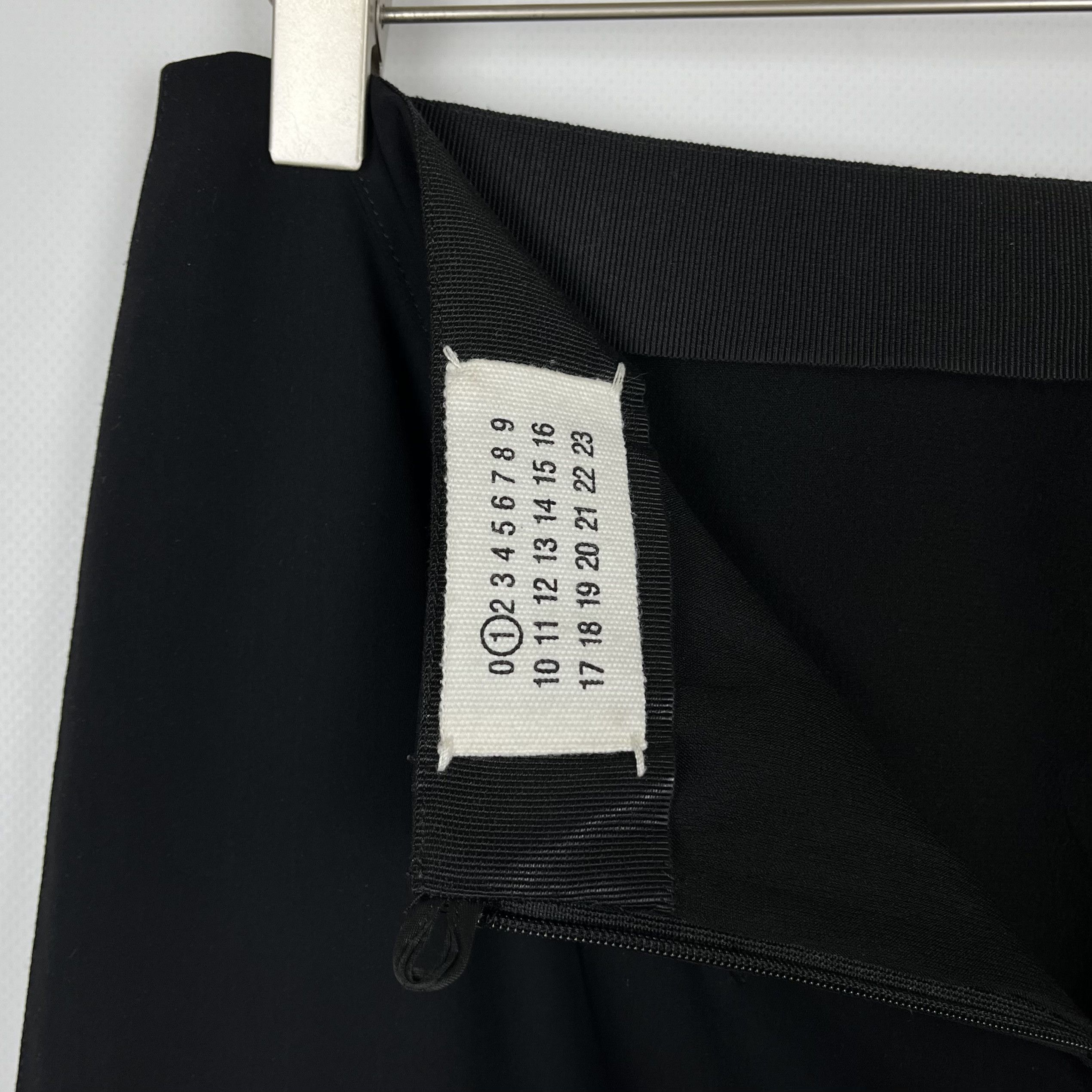 Maison Margiela Maison Margiela Line 1 Avant-Garde Back Zip Black Midi Skirt Size 28" / US 6 / IT 42 - 20 Thumbnail