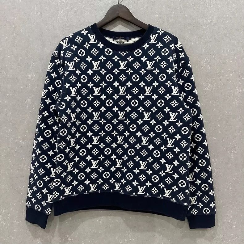 Louis Vuitton Louis Vuitton Blue embossed full logo hoodie Size US L / EU 52-54 / 3 - 1 Thumbnail