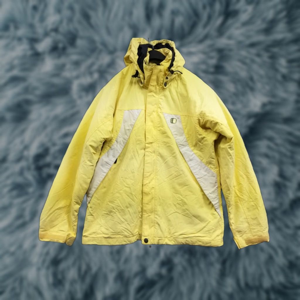 Salomon Salomon Snow Jacket Women Full Zip Yellow Size S Ski Storm Lite Winter All Seasons Breathable Short Sleeve Long Sleeve Size S / US 4 / IT 40 - 1 Thumbnail