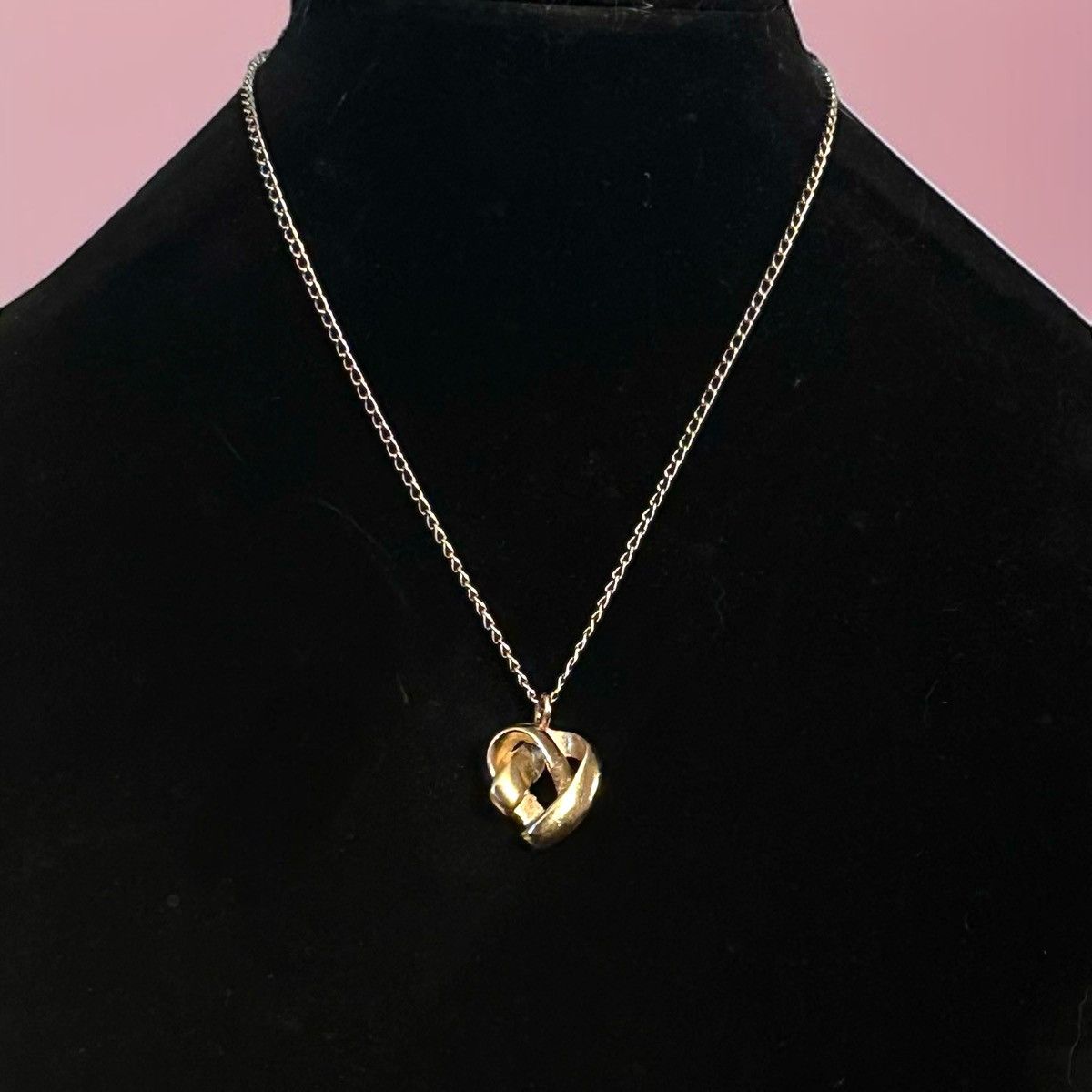 Vintage Vintage gold tone ribbon heart pendant necklace Size ONE SIZE - 1 Thumbnail