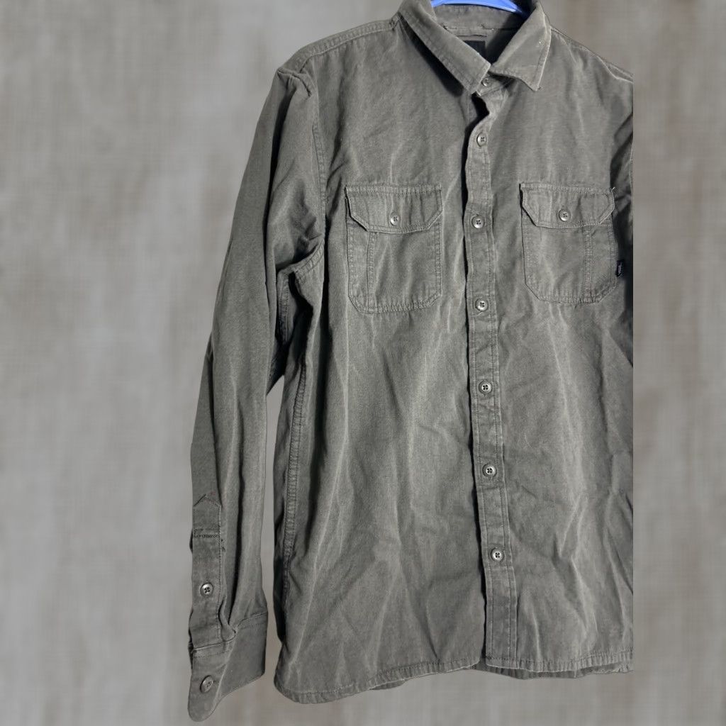Vans Vans Army Green Long Sleeve Button-Up Shirt Mens M 100% Cotton Classic Fit Size US M / EU 48-50 / 2 - 1 Thumbnail