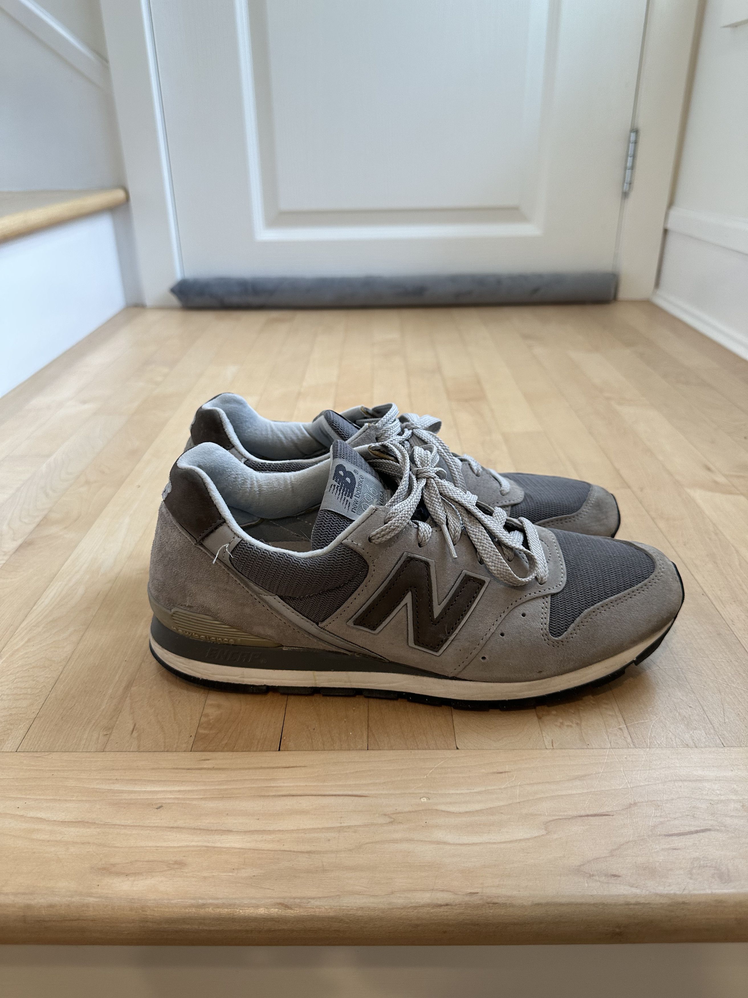 New Balance New Balance 574 MiUSA Size US 11 / EU 44 - 8 Thumbnail