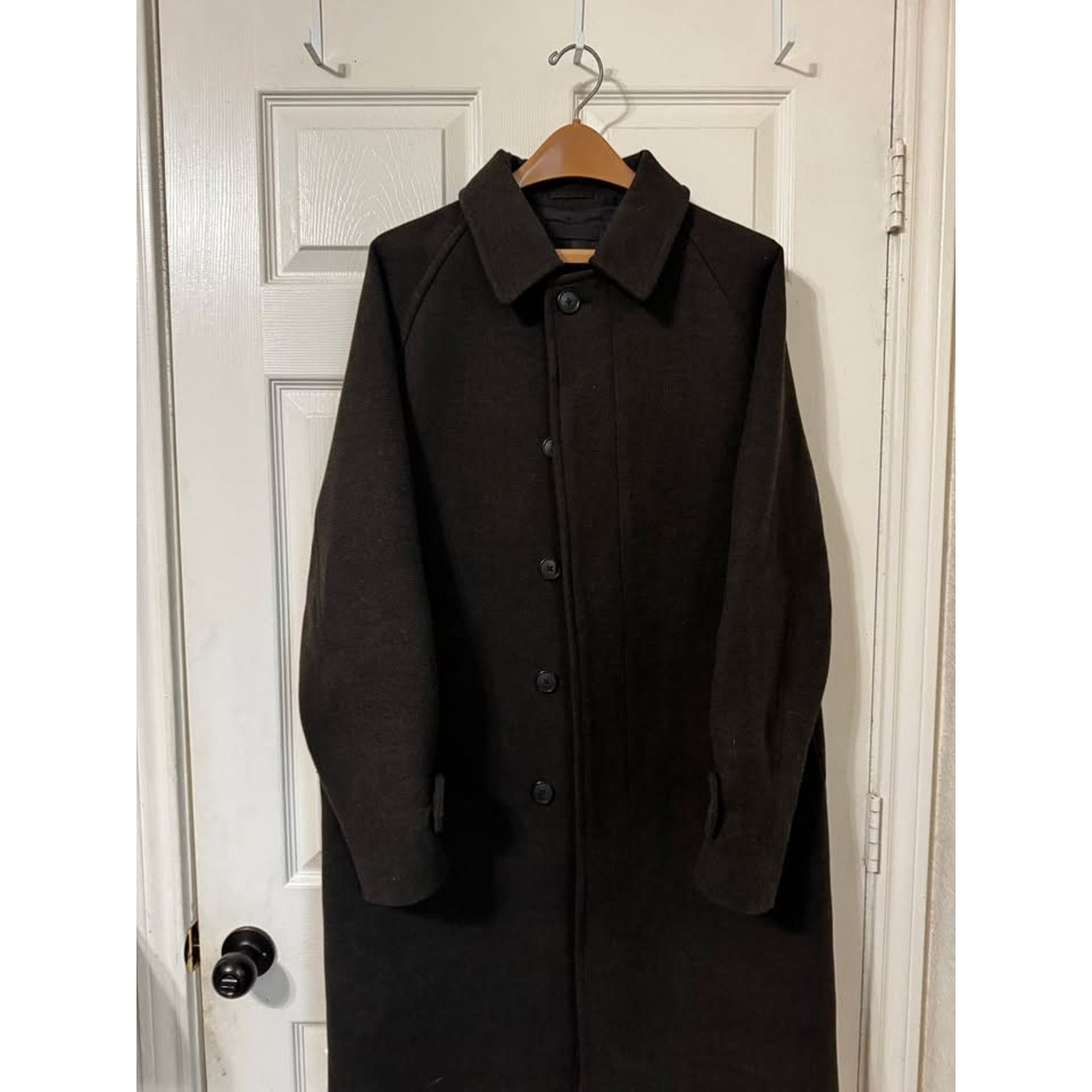 Uniqlo Uniqlo Deep Brown Long Overcoat Size S Topcoat Style Size US S / EU 44-46 / 1 - 1 Thumbnail