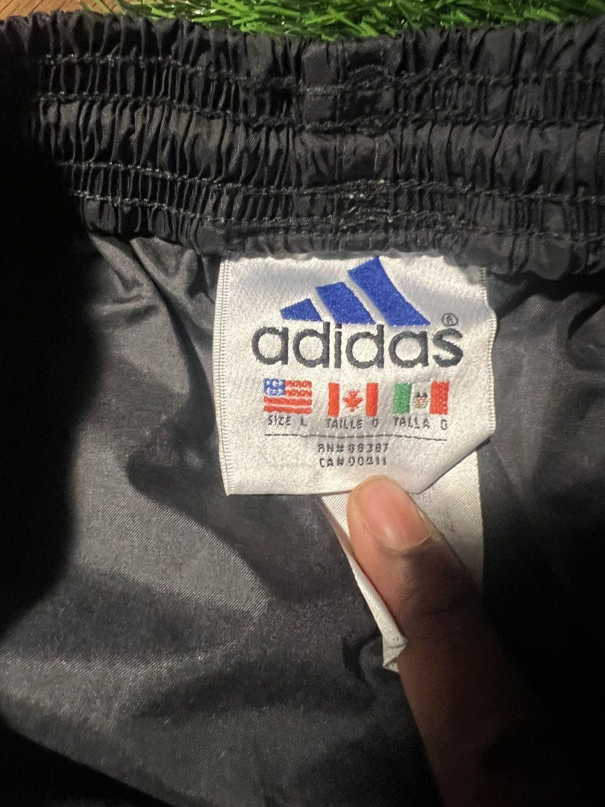 Adidas Adidas Vintage Track Pants Size US 32 / EU 48 - 3 Thumbnail