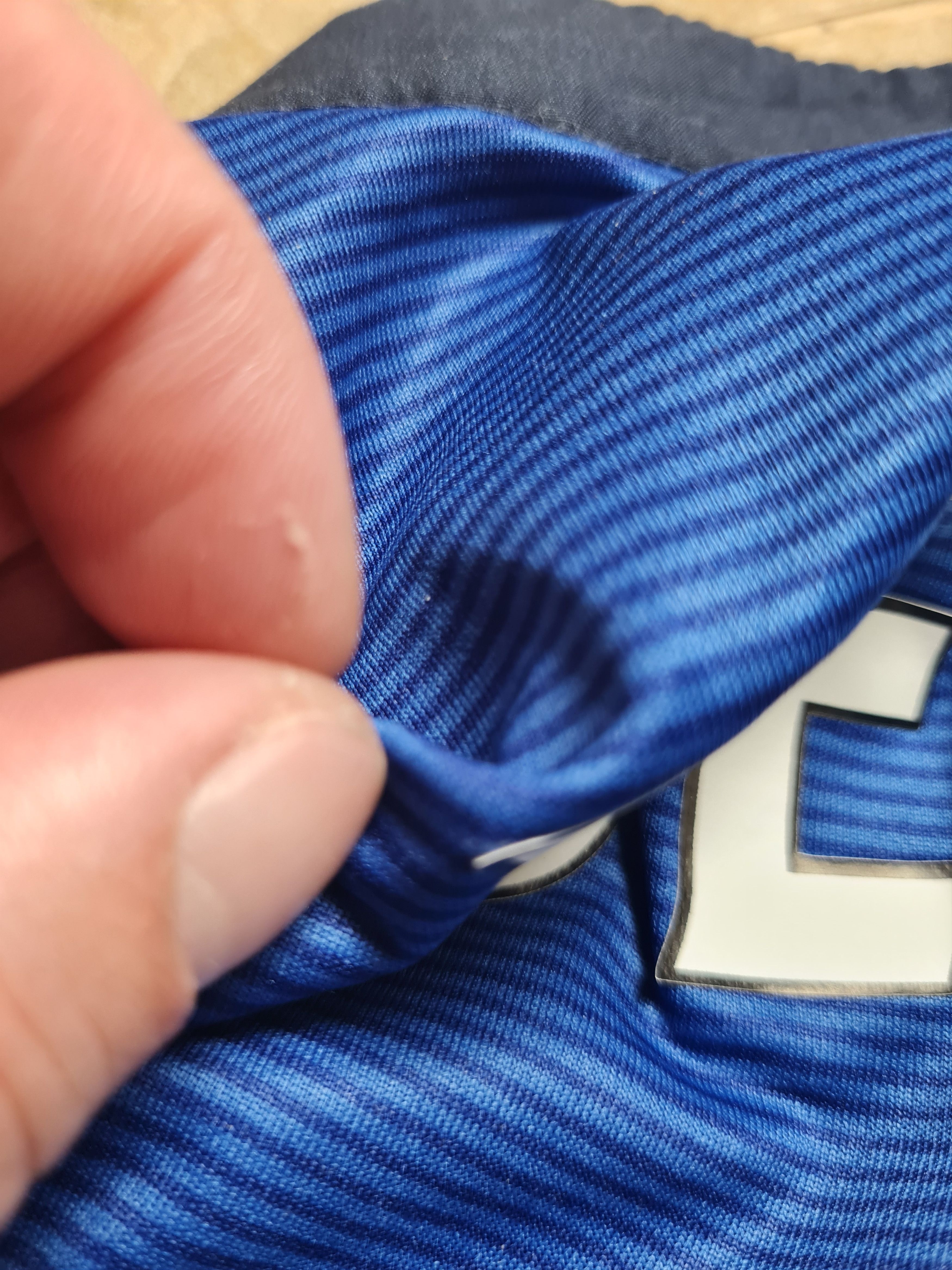 Umbro EVERTON ENGLAND 2014/2015 HOME SHIRT JERSEY #17 BESIC UMBRO Size US L / EU 52-54 / 3 - 22 Thumbnail