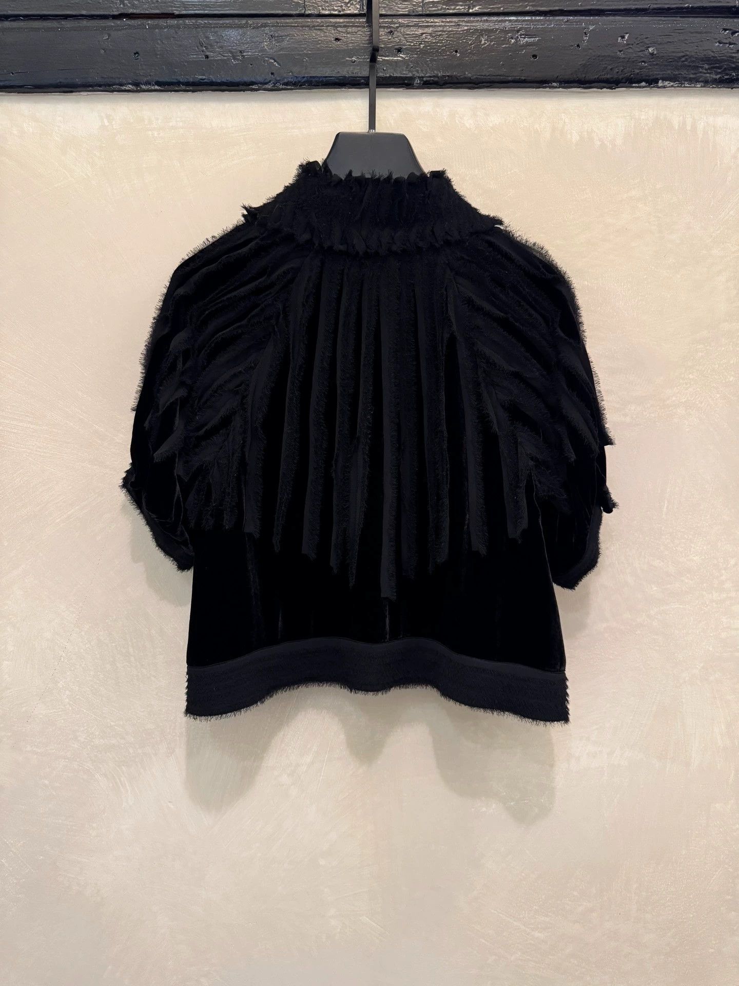Other Italian Brand Velvet Textured Frayed Button Short Top S Size S / US 4 / IT 40 - 7 Thumbnail