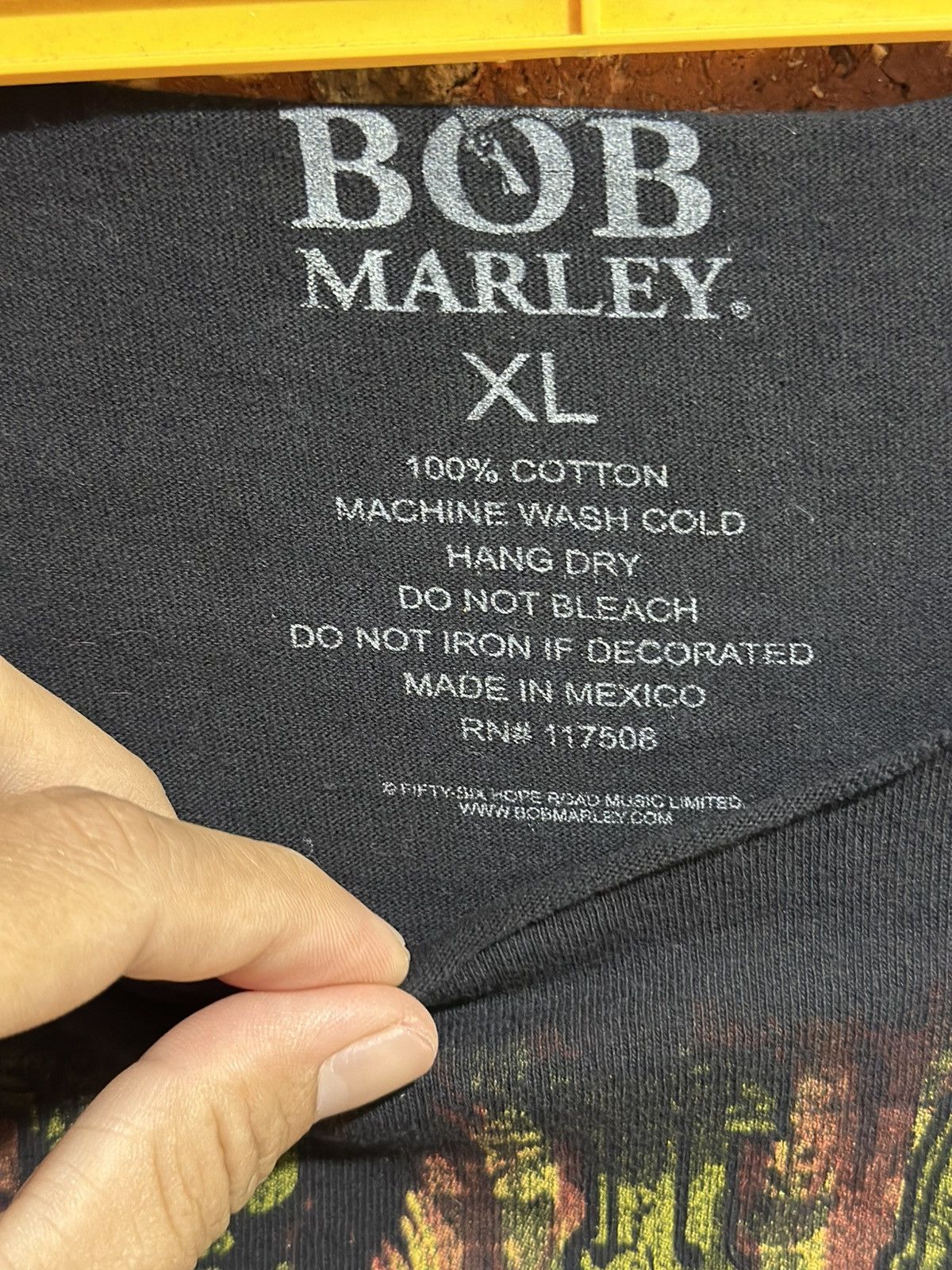 Band Tees × Bob Marley × Vintage Vintage Bob Marley One Love Distress Tee Size US XL / EU 56 / 4 - 4 Thumbnail