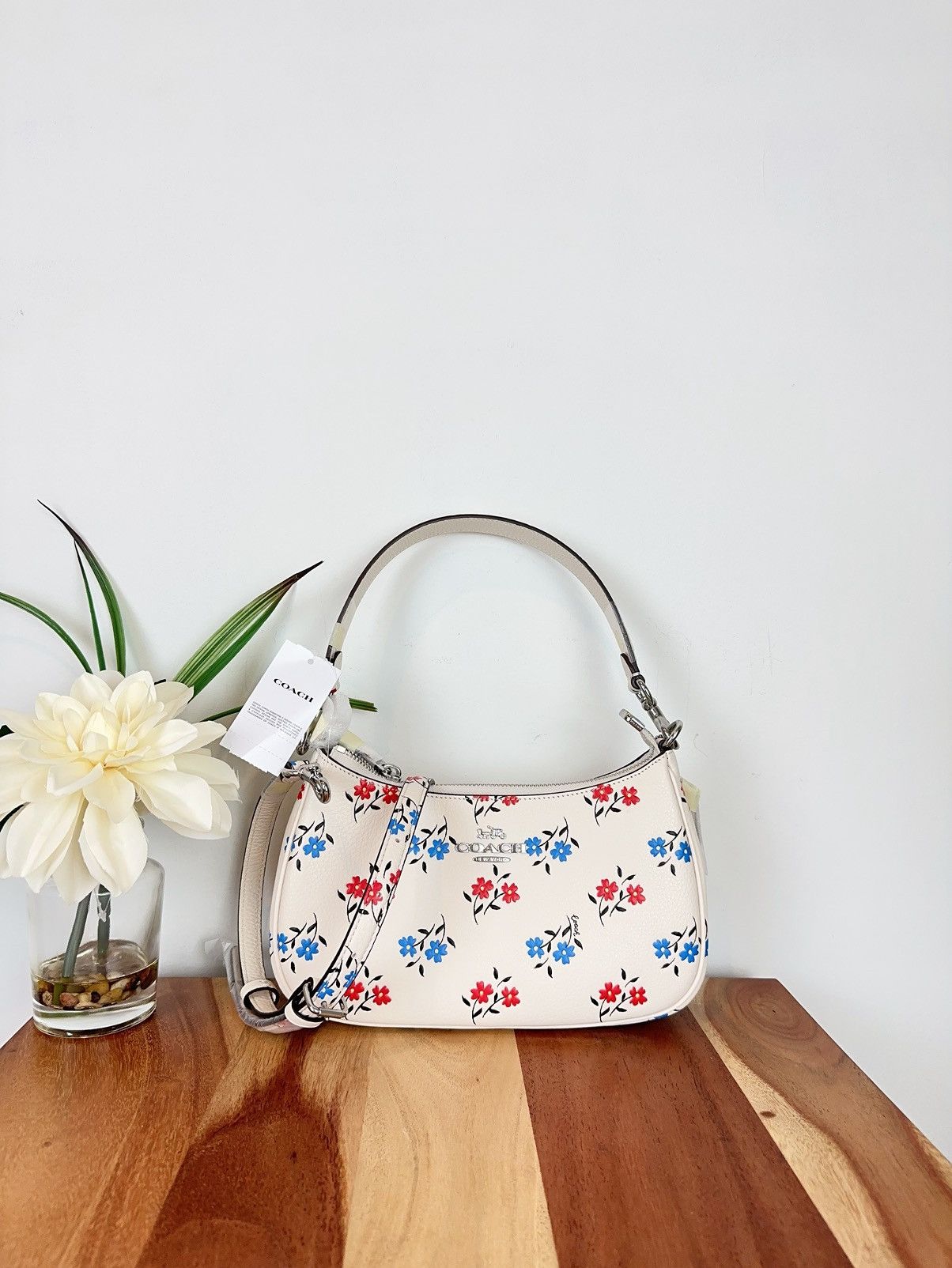Coach NWT Coach Teri Shoulder Bag With Floral Print Size ONE SIZE - 1 Thumbnail
